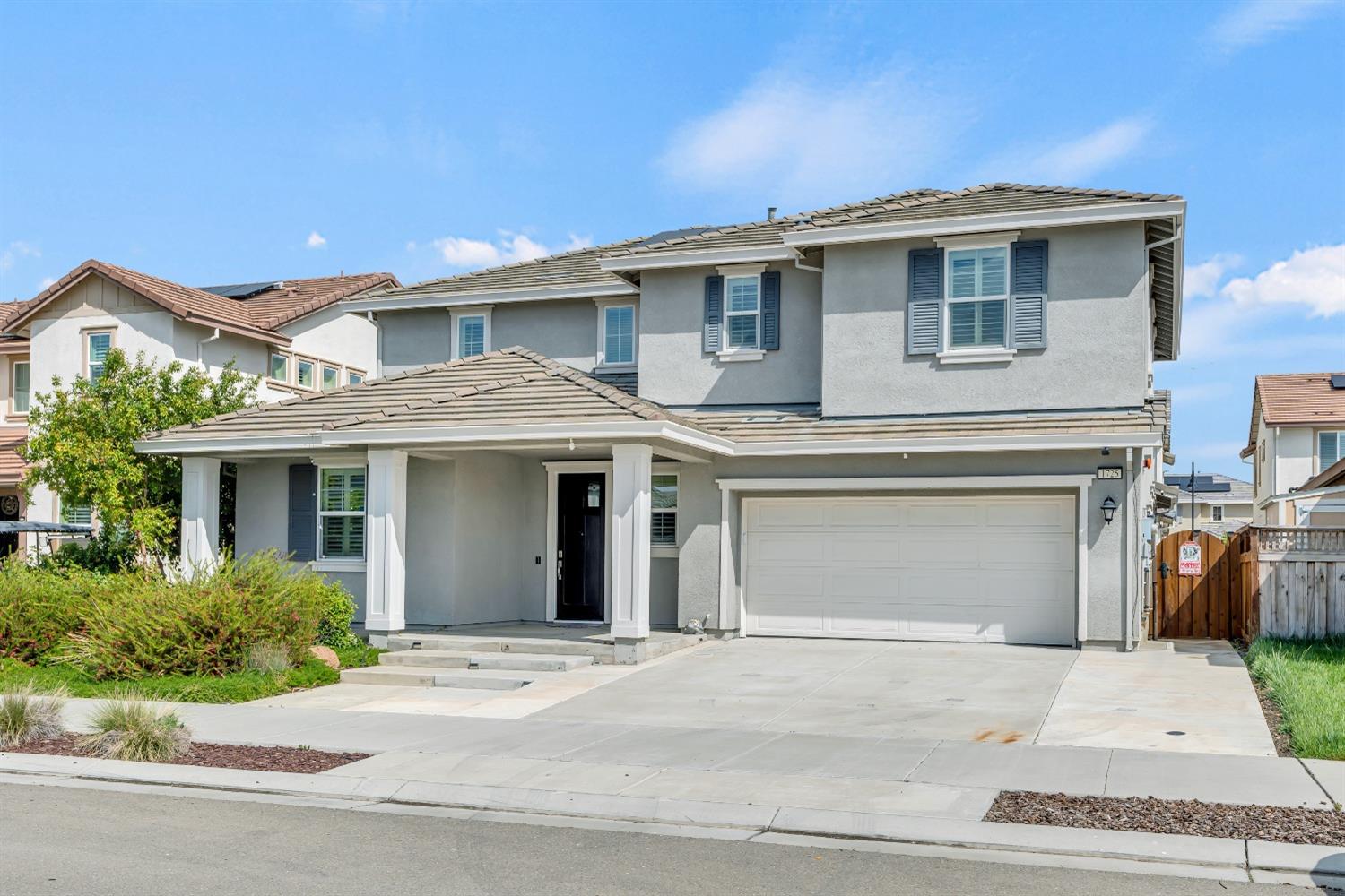 Detail Gallery Image 2 of 70 For 1725 Marina Dr, Lathrop,  CA 95330 - 5 Beds | 3/1 Baths