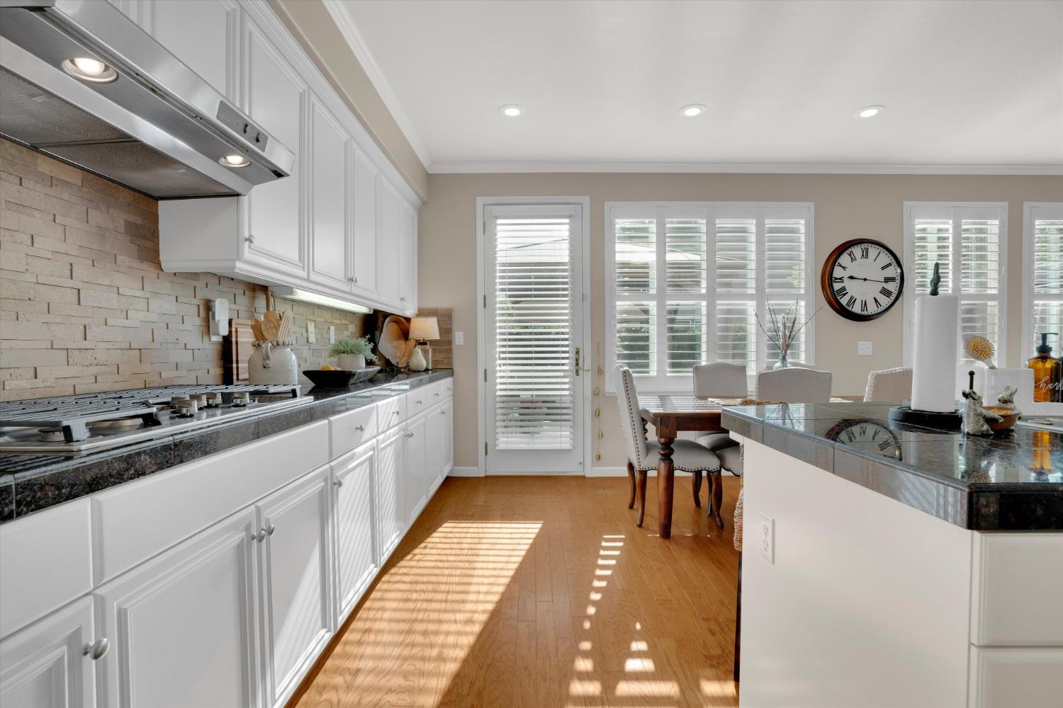 Detail Gallery Image 20 of 45 For 10924 Lakemore, Stockton,  CA 95219 - 5 Beds | 3 Baths