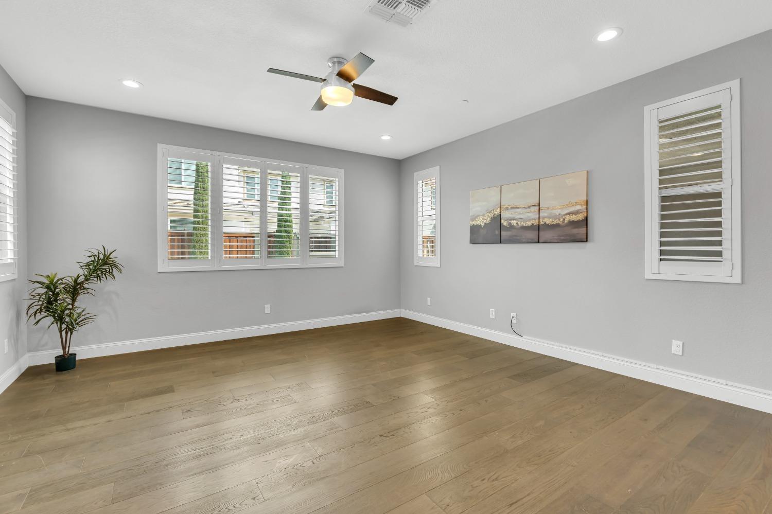 Detail Gallery Image 16 of 70 For 1725 Marina Dr, Lathrop,  CA 95330 - 5 Beds | 3/1 Baths