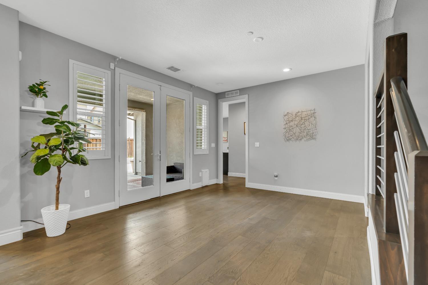 Detail Gallery Image 19 of 70 For 1725 Marina Dr, Lathrop,  CA 95330 - 5 Beds | 3/1 Baths