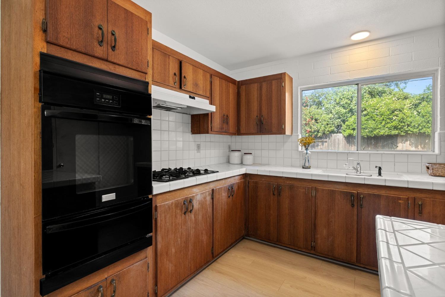 Pinot Way, Rancho Cordova, California image 17
