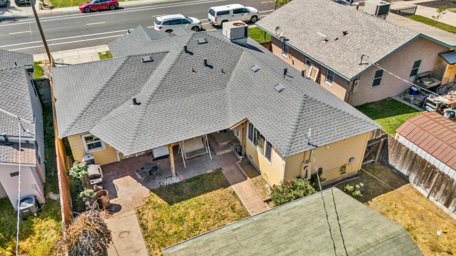 Detail Gallery Image 9 of 48 For 2112 6th St, Hughson,  CA 95326 - 3 Beds | 2 Baths