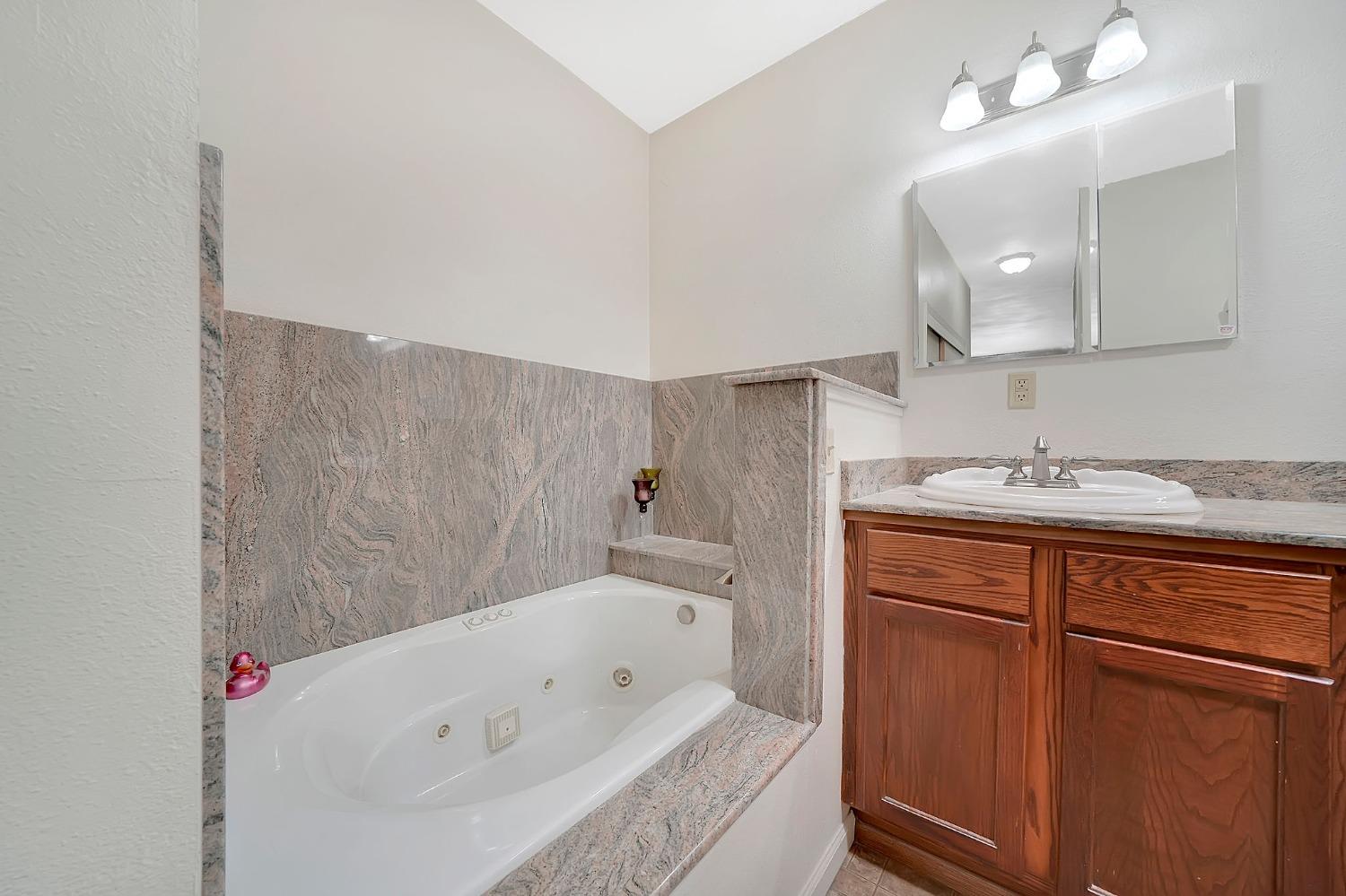 Detail Gallery Image 33 of 77 For 23101 Red Corral Rd, Pioneer,  CA 95666 - 4 Beds | 2/2 Baths