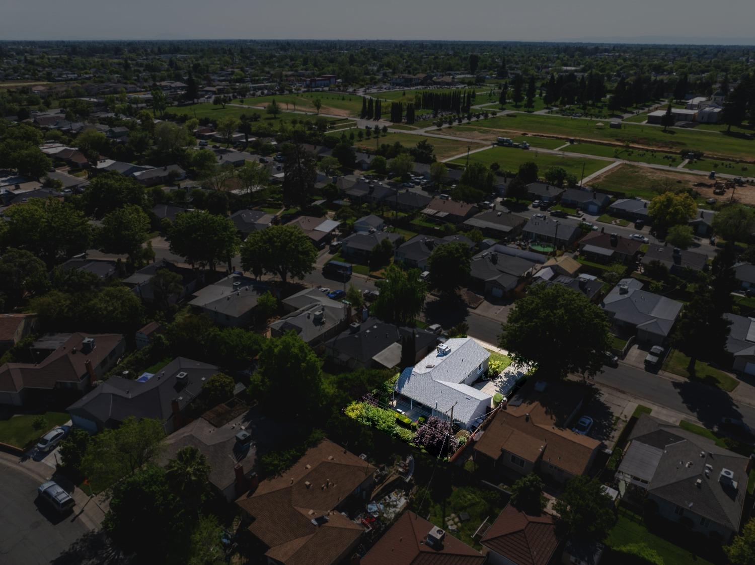 Detail Gallery Image 34 of 35 For 5211 Whittier Dr, Sacramento,  CA 95820 - 3 Beds | 2 Baths