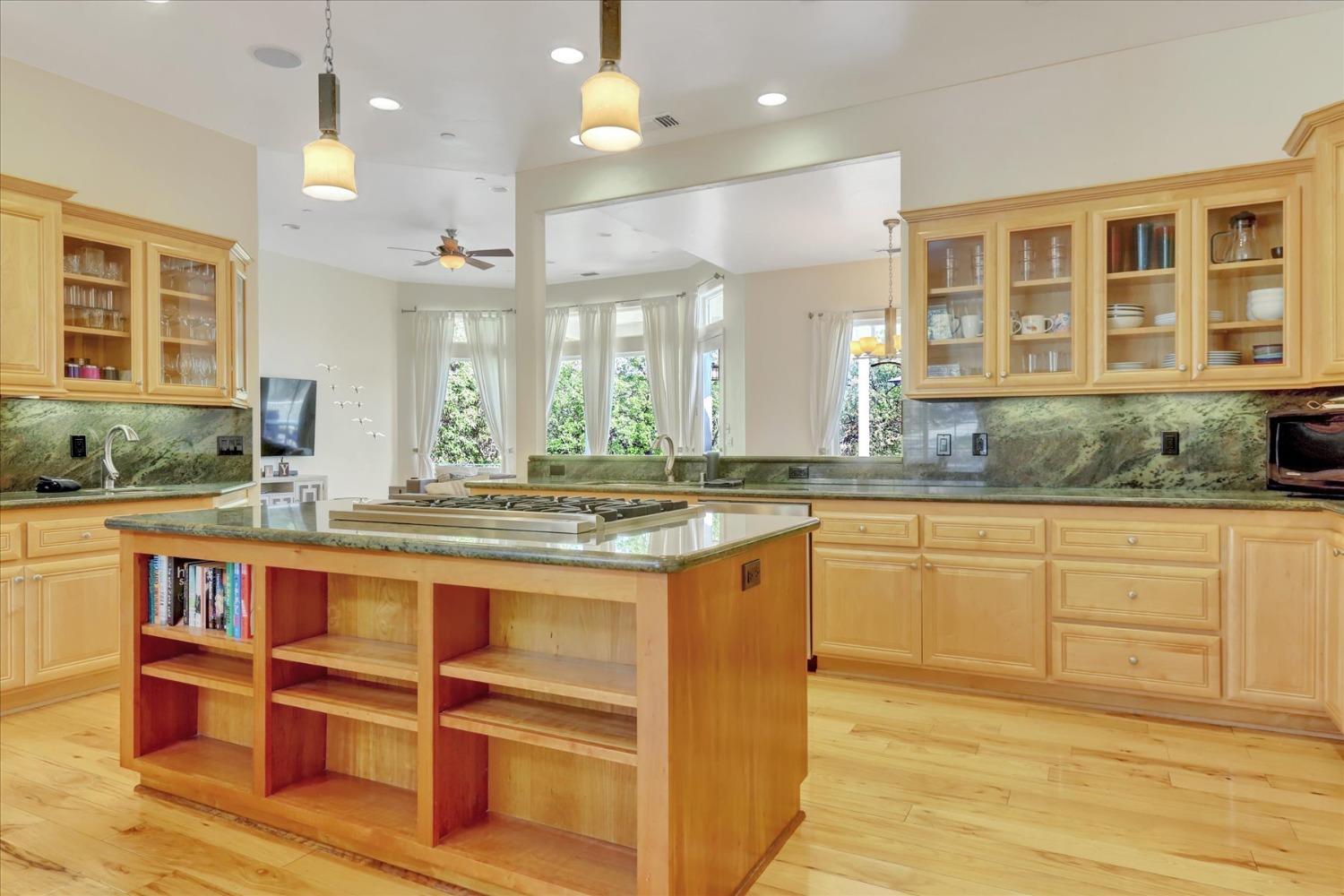 Detail Gallery Image 19 of 74 For 17582 Chaparral Dr, Penn Valley,  CA 95946 - 5 Beds | 4 Baths