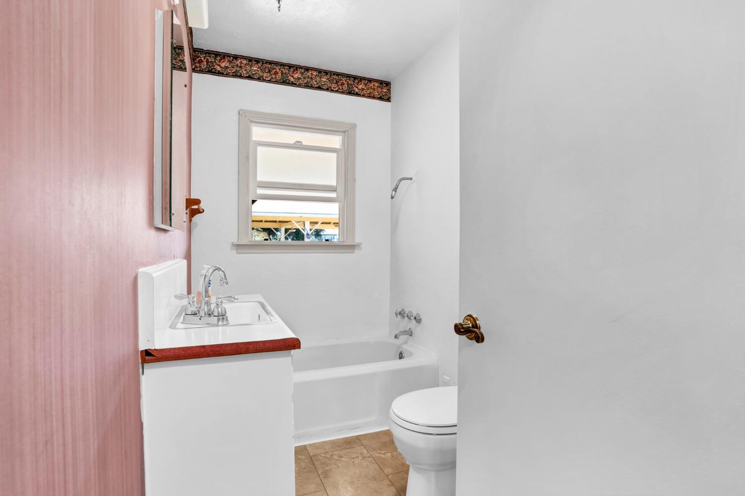 Detail Gallery Image 27 of 48 For 2112 6th St, Hughson,  CA 95326 - 3 Beds | 2 Baths