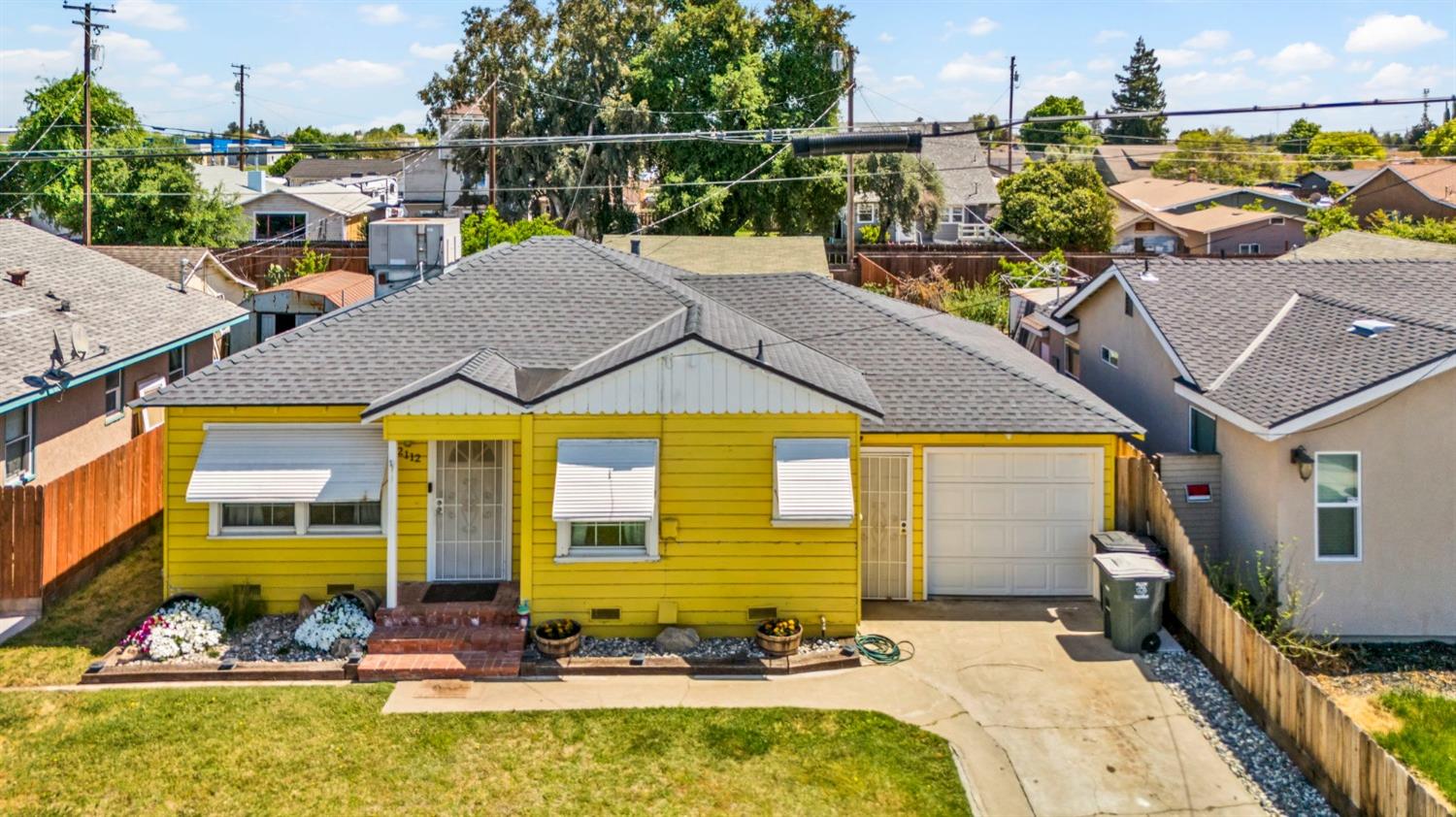 Detail Gallery Image 4 of 48 For 2112 6th St, Hughson,  CA 95326 - 3 Beds | 2 Baths