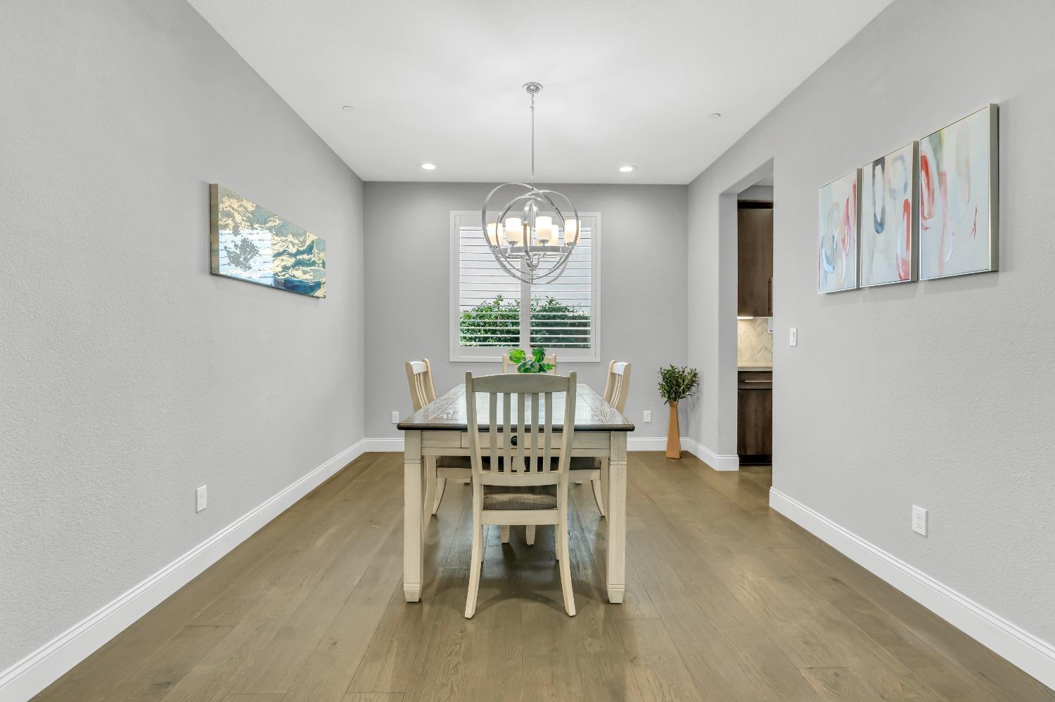 Detail Gallery Image 5 of 70 For 1725 Marina Dr, Lathrop,  CA 95330 - 5 Beds | 3/1 Baths