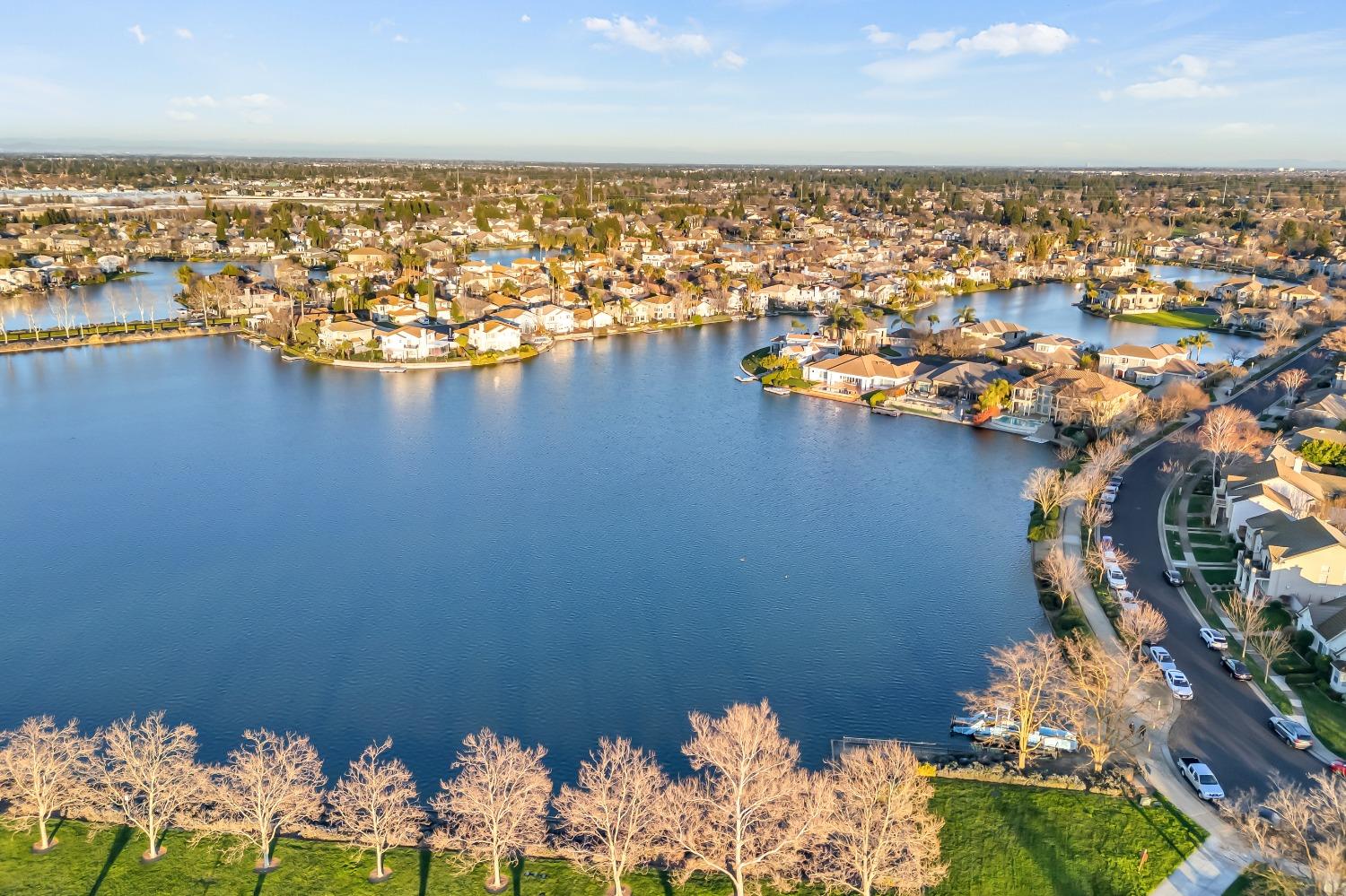 Lakepoint Drive, Elk Grove, California image 39