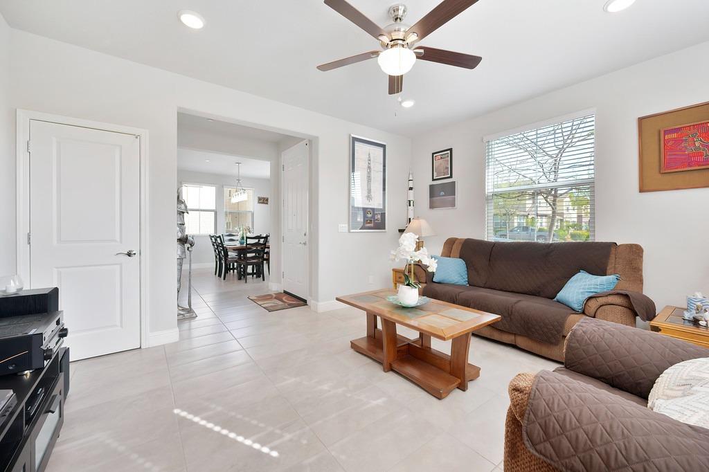 Portico Circle, Rancho Cordova, California image 7