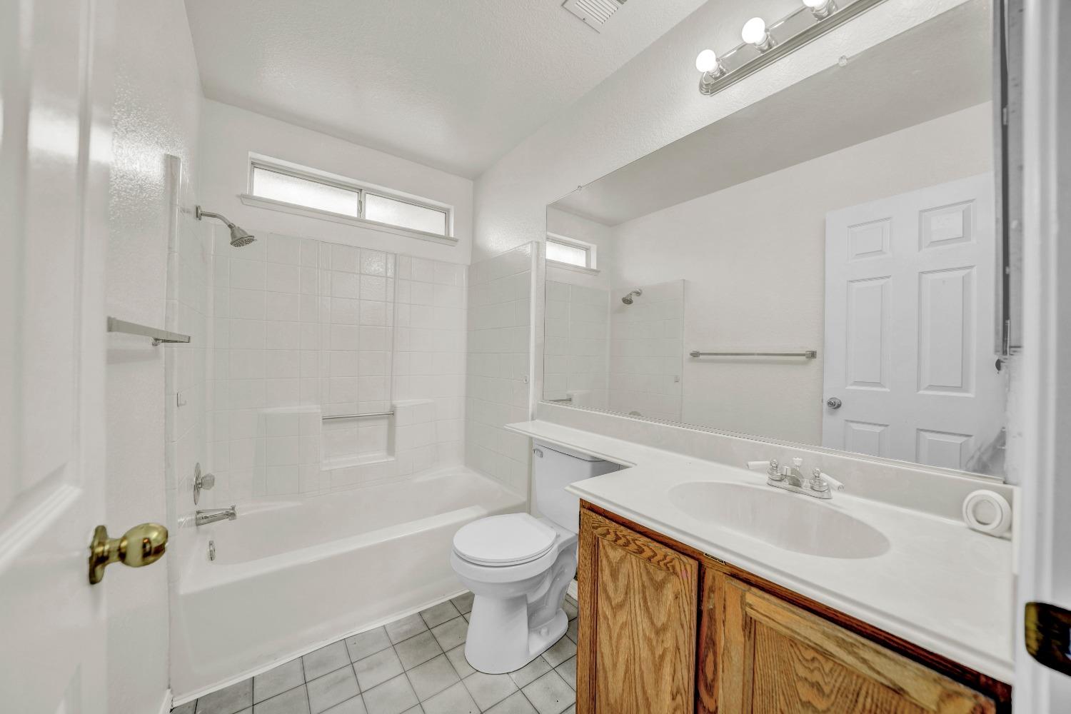 Detail Gallery Image 15 of 36 For 2820 Stone Ter, Modesto,  CA 95355 - 3 Beds | 2/1 Baths