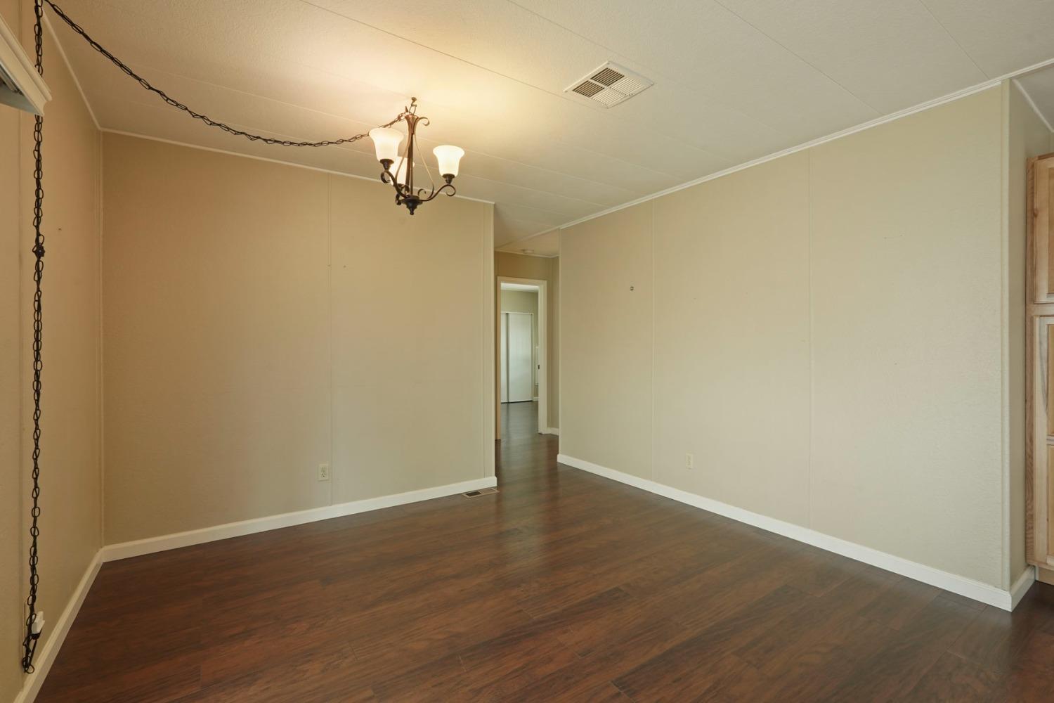 Detail Gallery Image 27 of 43 For 171 El Centro Dr, Lodi,  CA 95240 - 3 Beds | 2 Baths