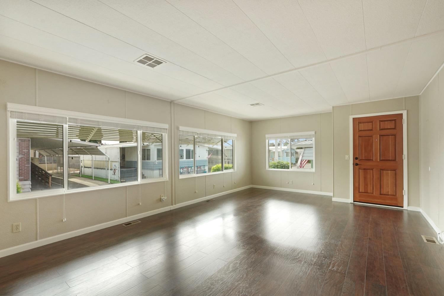Detail Gallery Image 13 of 43 For 171 El Centro Dr, Lodi,  CA 95240 - 3 Beds | 2 Baths