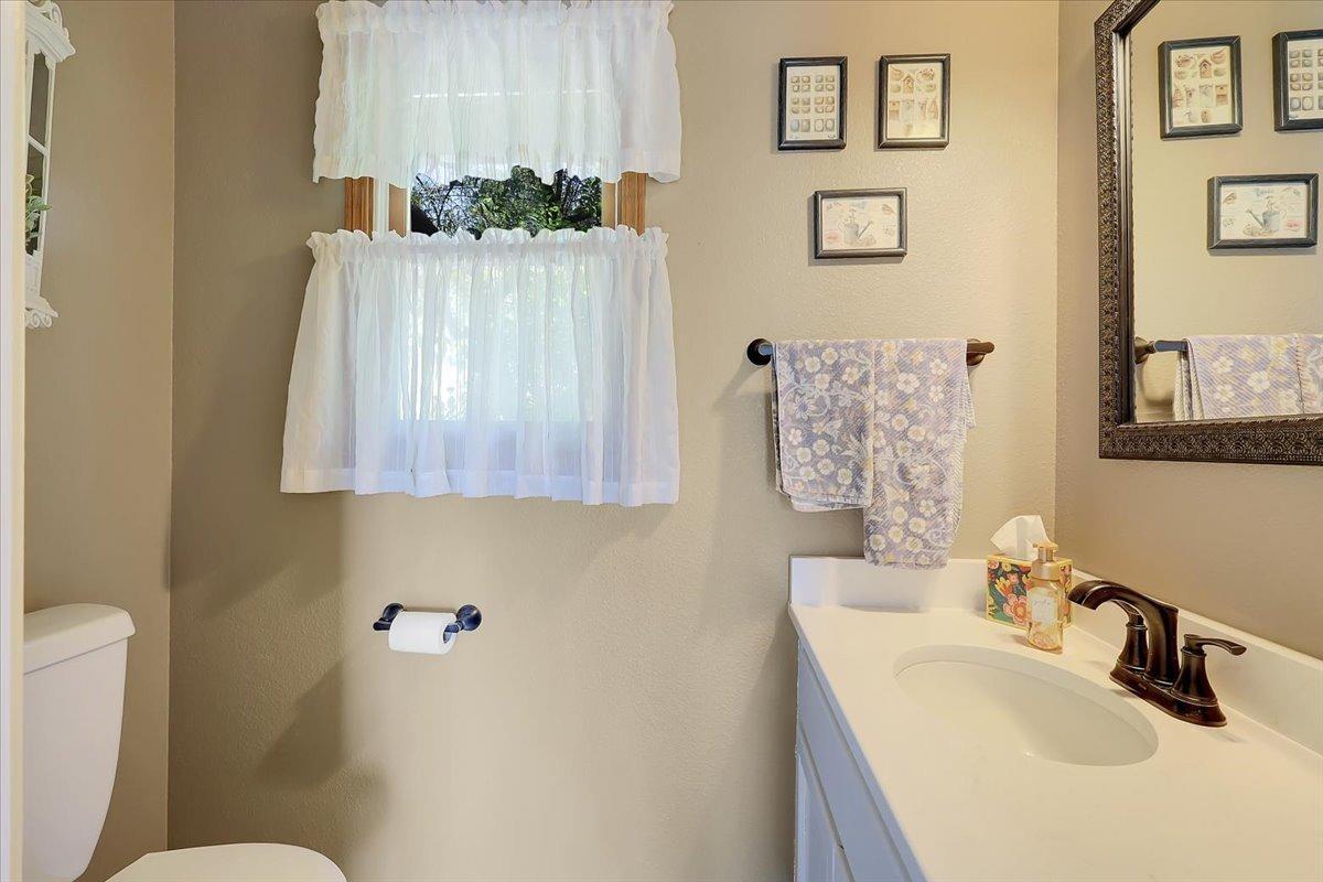 Detail Gallery Image 34 of 99 For 9521 Sicard Flat Rd, Browns Valley,  CA 95918 - 4 Beds | 3/1 Baths