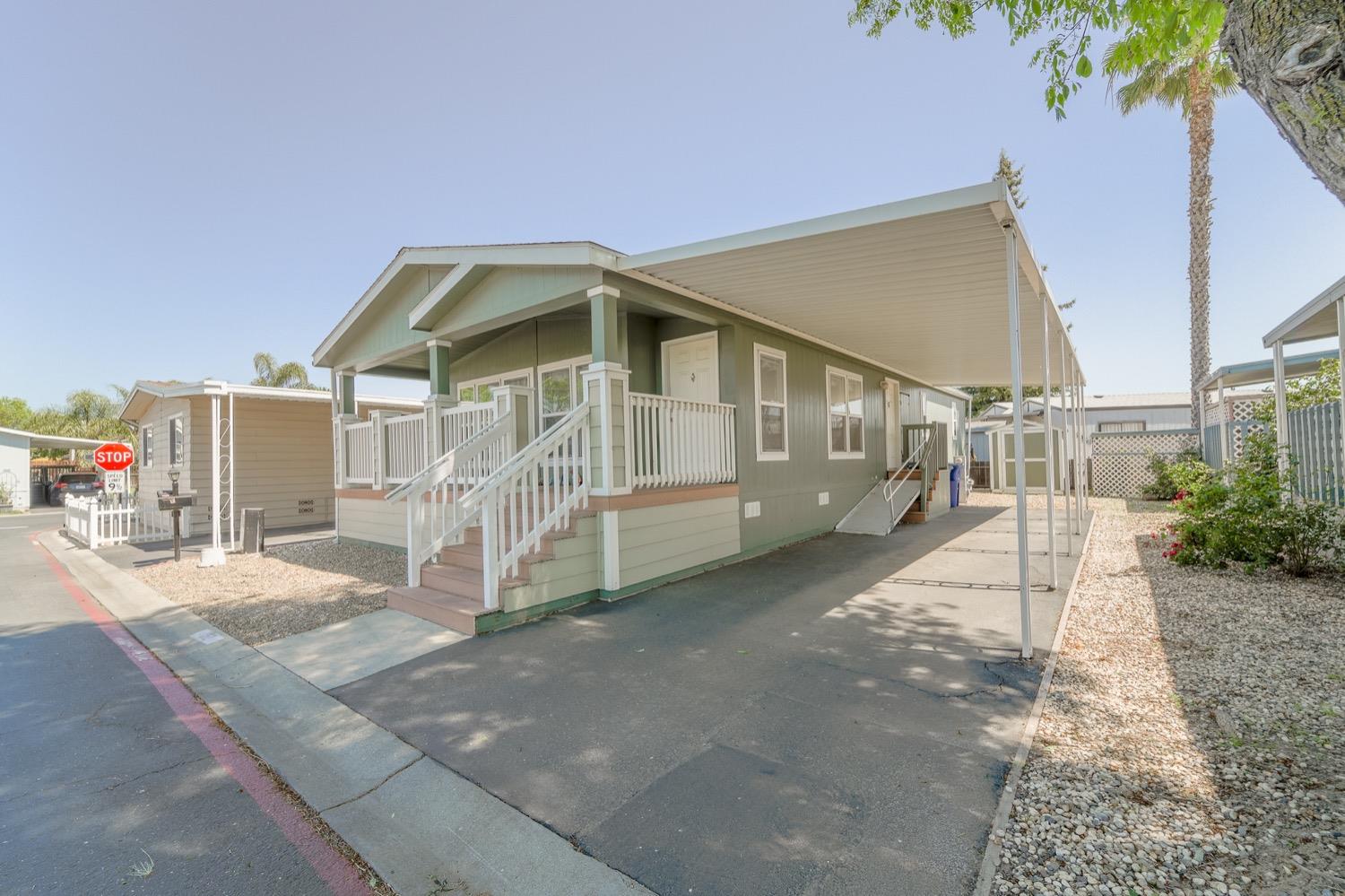 Detail Gallery Image 4 of 47 For 132 Sloop, Modesto,  CA 95356 - 2 Beds | 2 Baths