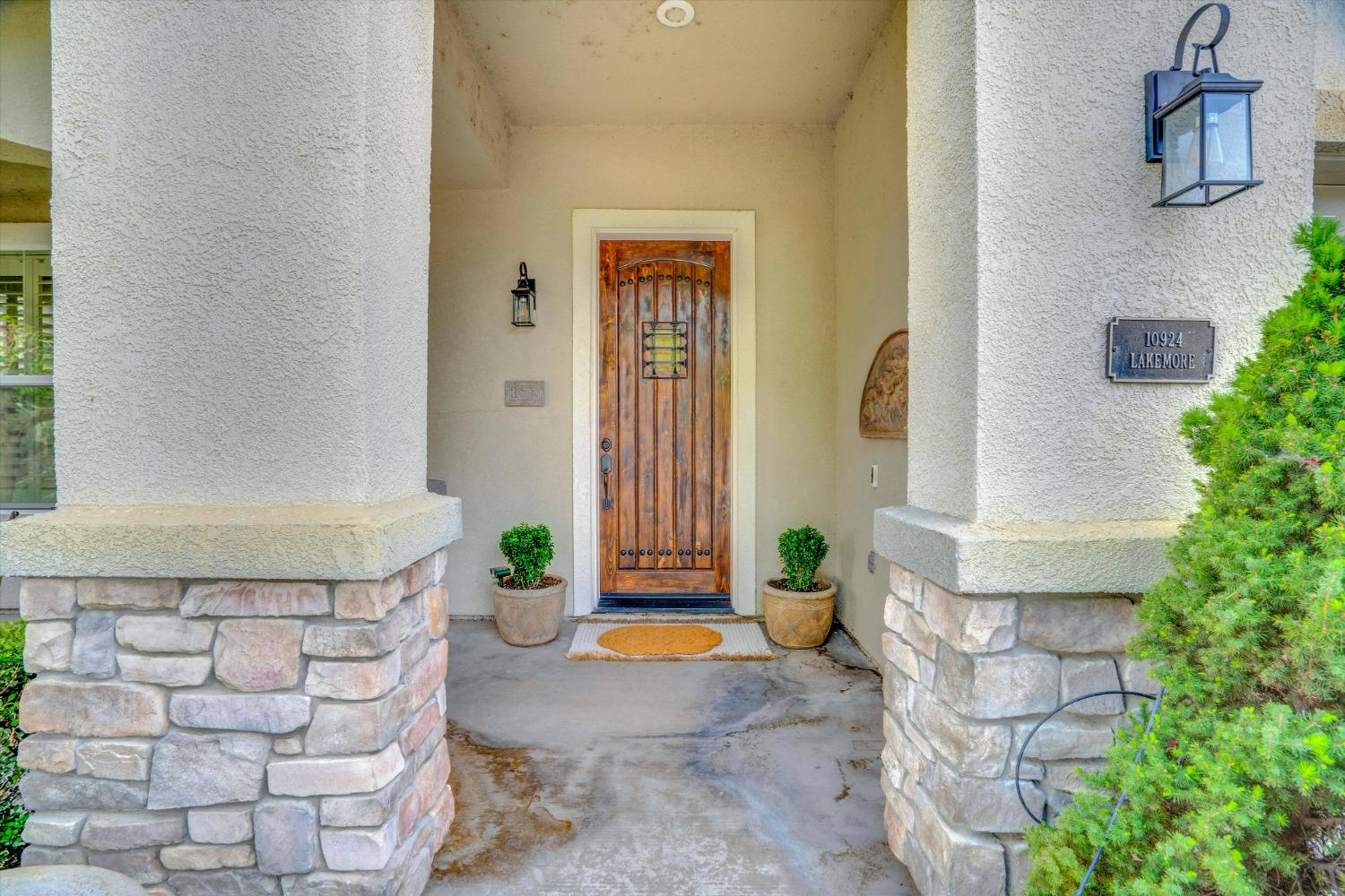 Detail Gallery Image 7 of 45 For 10924 Lakemore, Stockton,  CA 95219 - 5 Beds | 3 Baths