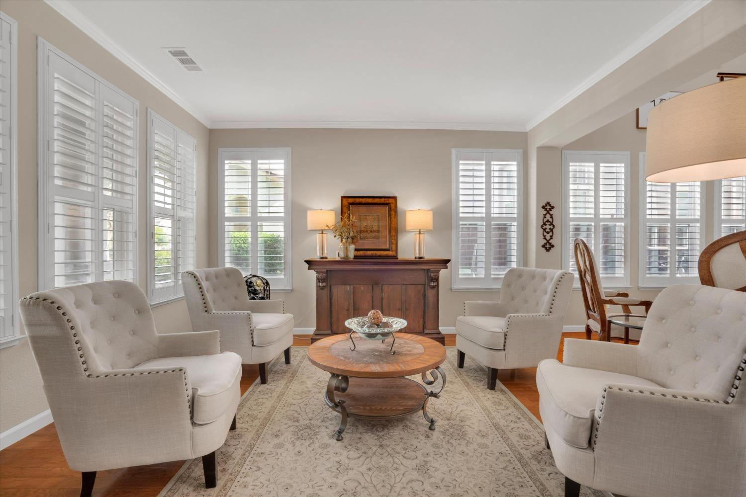 Detail Gallery Image 9 of 45 For 10924 Lakemore, Stockton,  CA 95219 - 5 Beds | 3 Baths