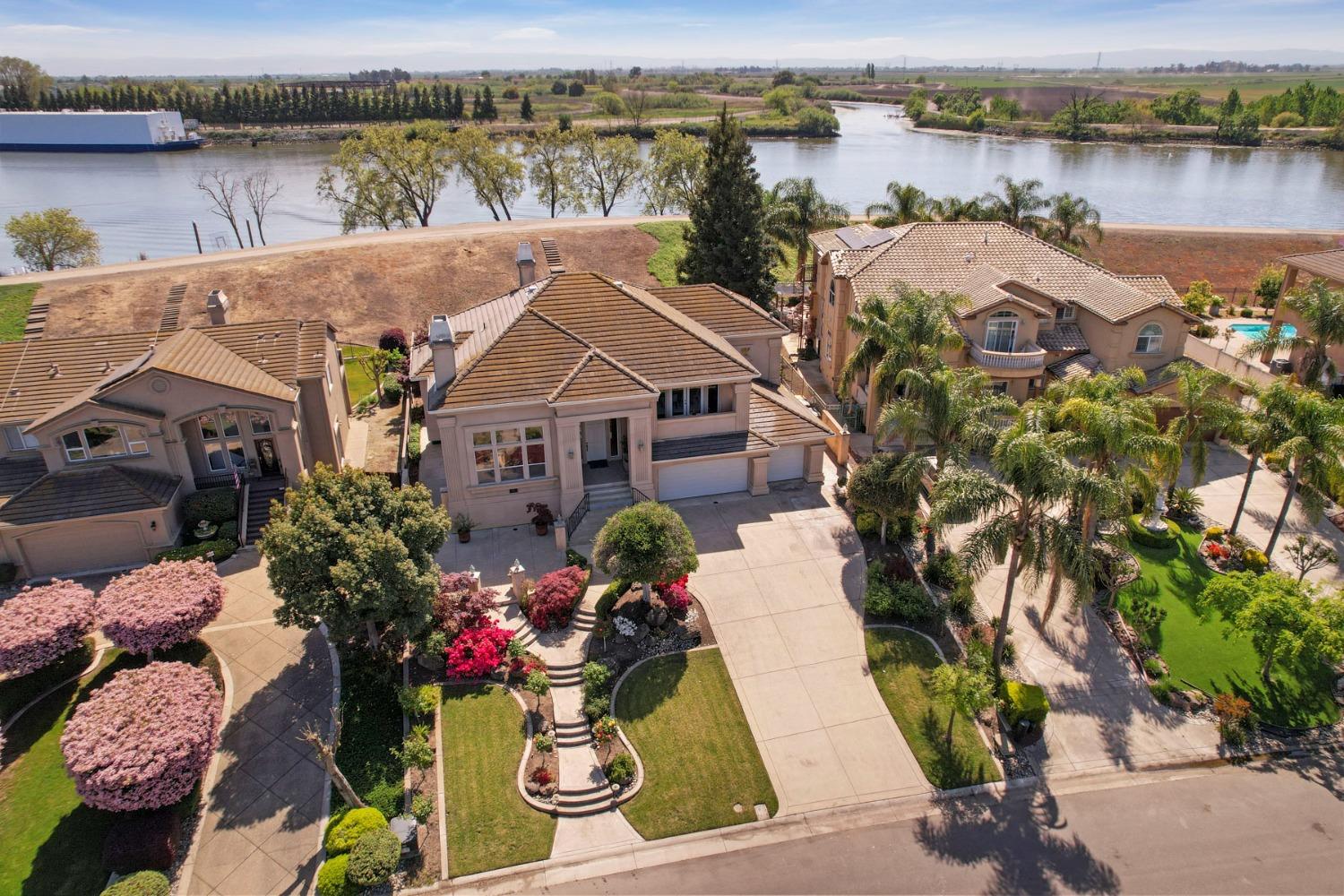 Detail Gallery Image 76 of 95 For 5474 Saint Andrews Dr, Stockton,  CA 95219 - 4 Beds | 3/1 Baths