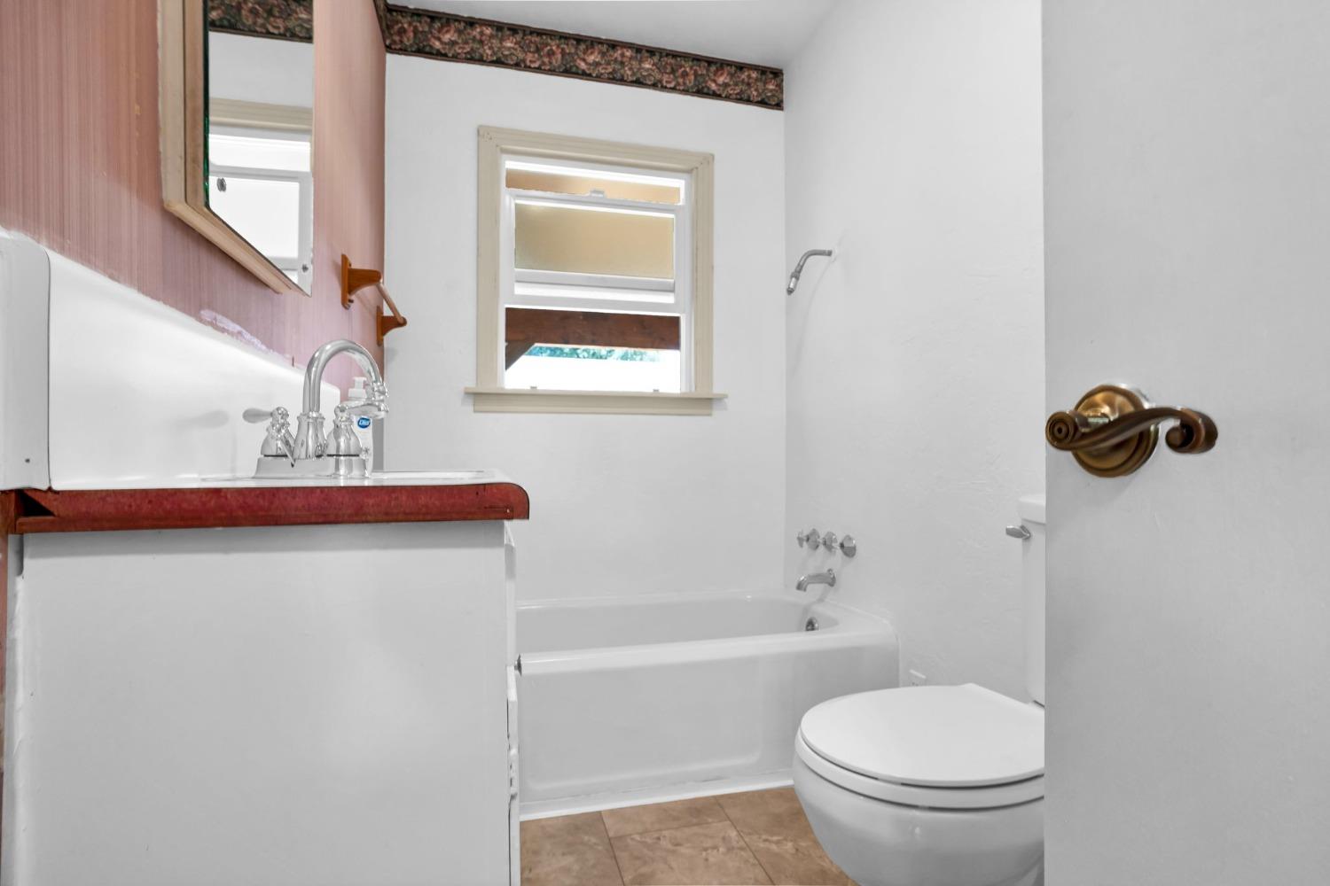 Detail Gallery Image 26 of 48 For 2112 6th St, Hughson,  CA 95326 - 3 Beds | 2 Baths