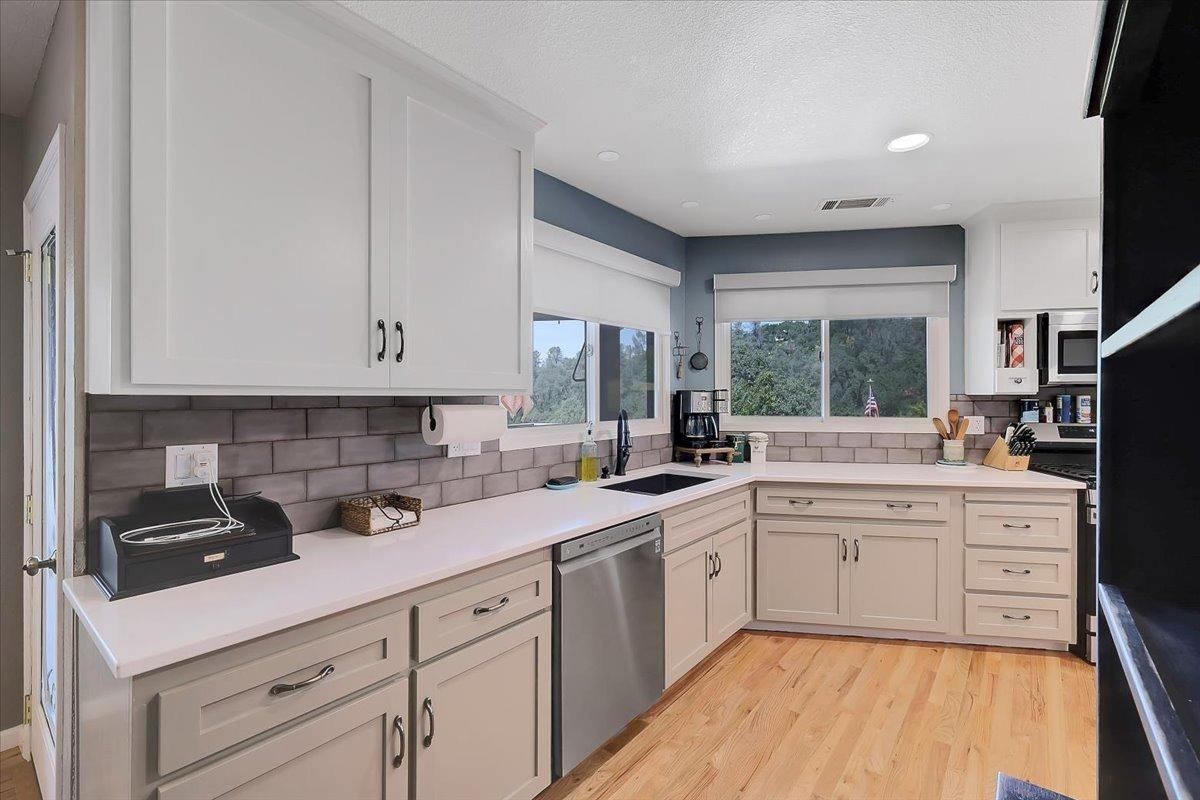 Detail Gallery Image 25 of 99 For 9521 Sicard Flat Rd, Browns Valley,  CA 95918 - 4 Beds | 3/1 Baths