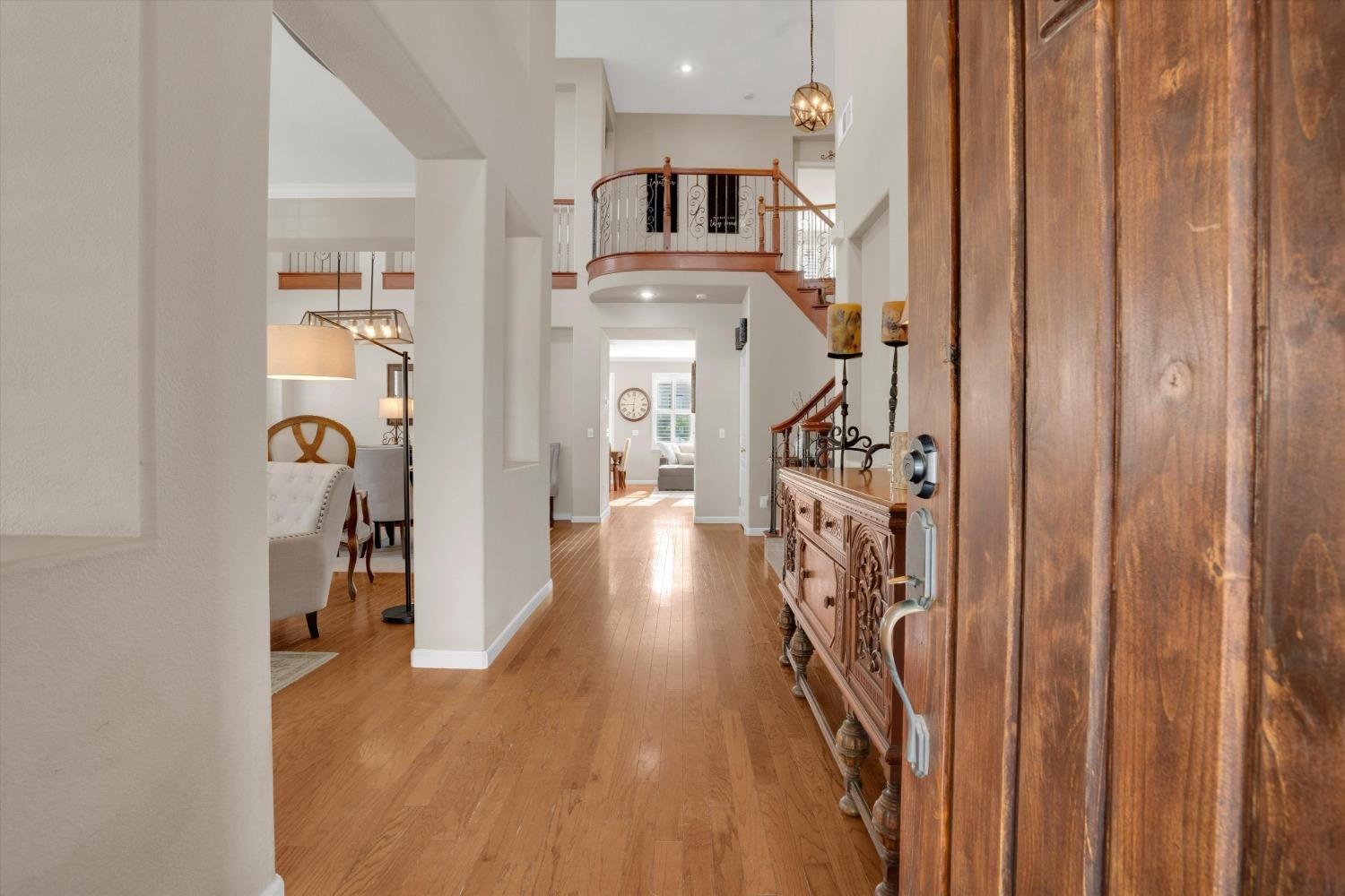 Detail Gallery Image 8 of 45 For 10924 Lakemore, Stockton,  CA 95219 - 5 Beds | 3 Baths