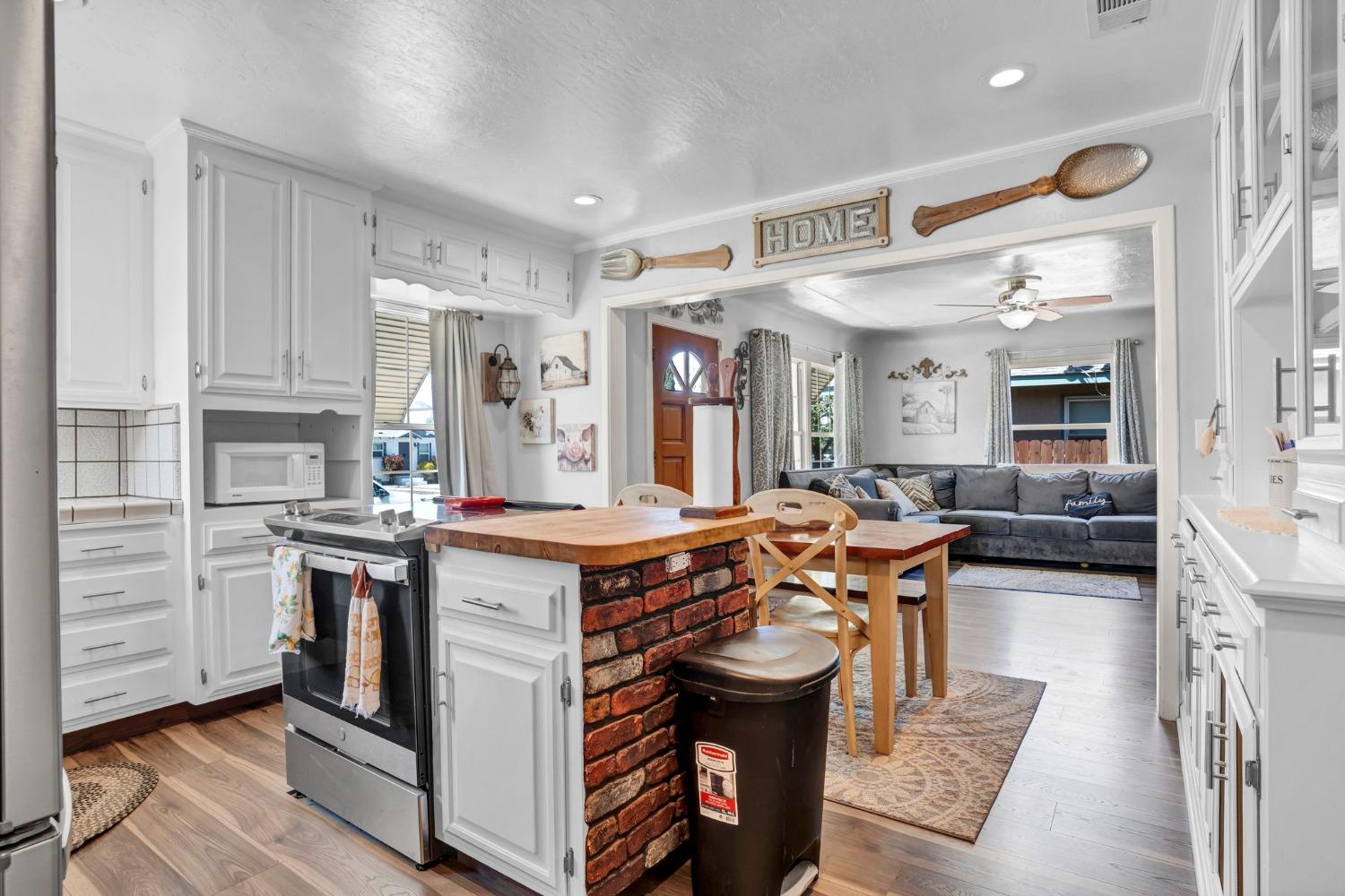 Detail Gallery Image 21 of 48 For 2112 6th St, Hughson,  CA 95326 - 3 Beds | 2 Baths