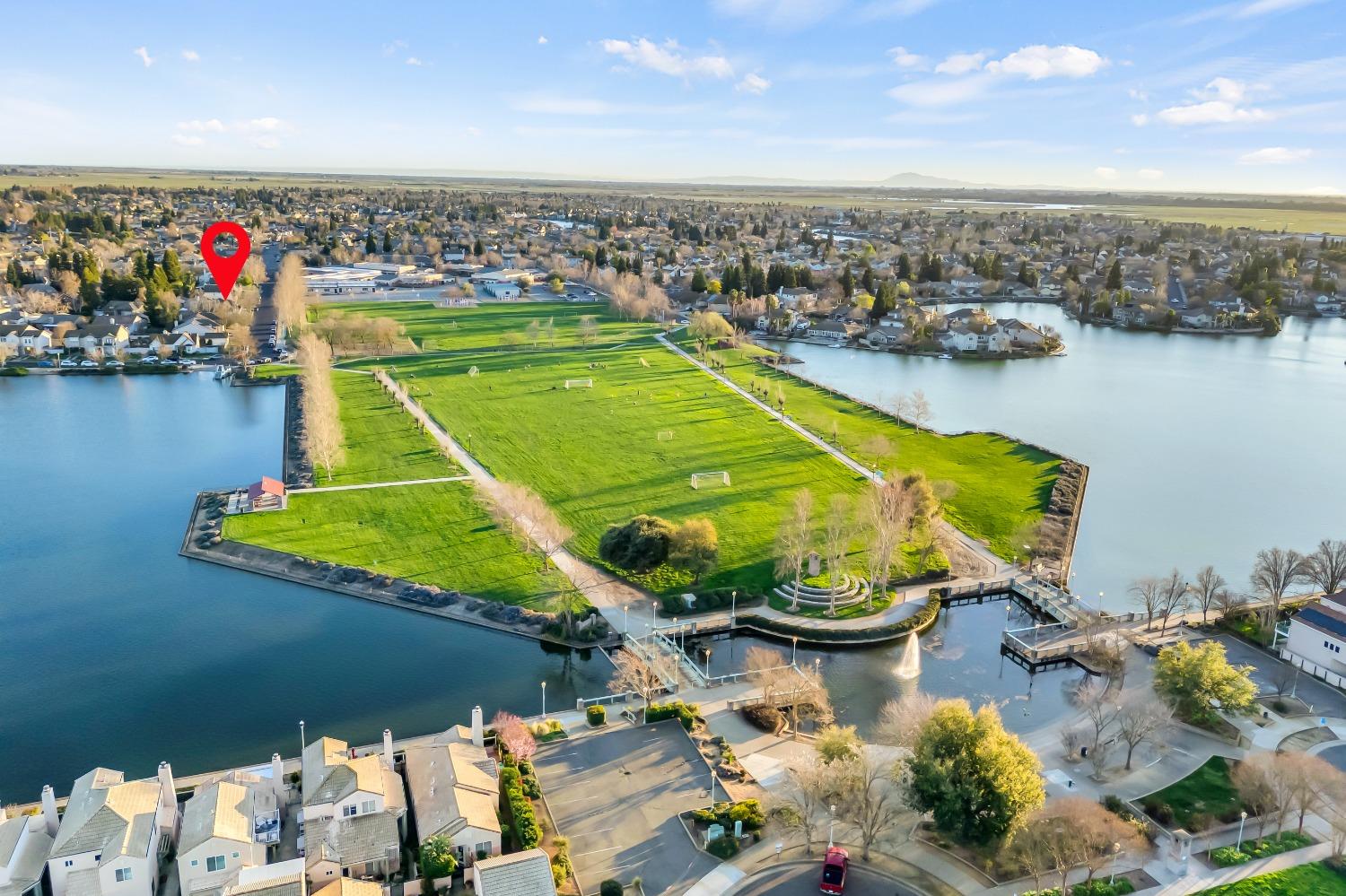 Lakepoint Drive, Elk Grove, California image 40