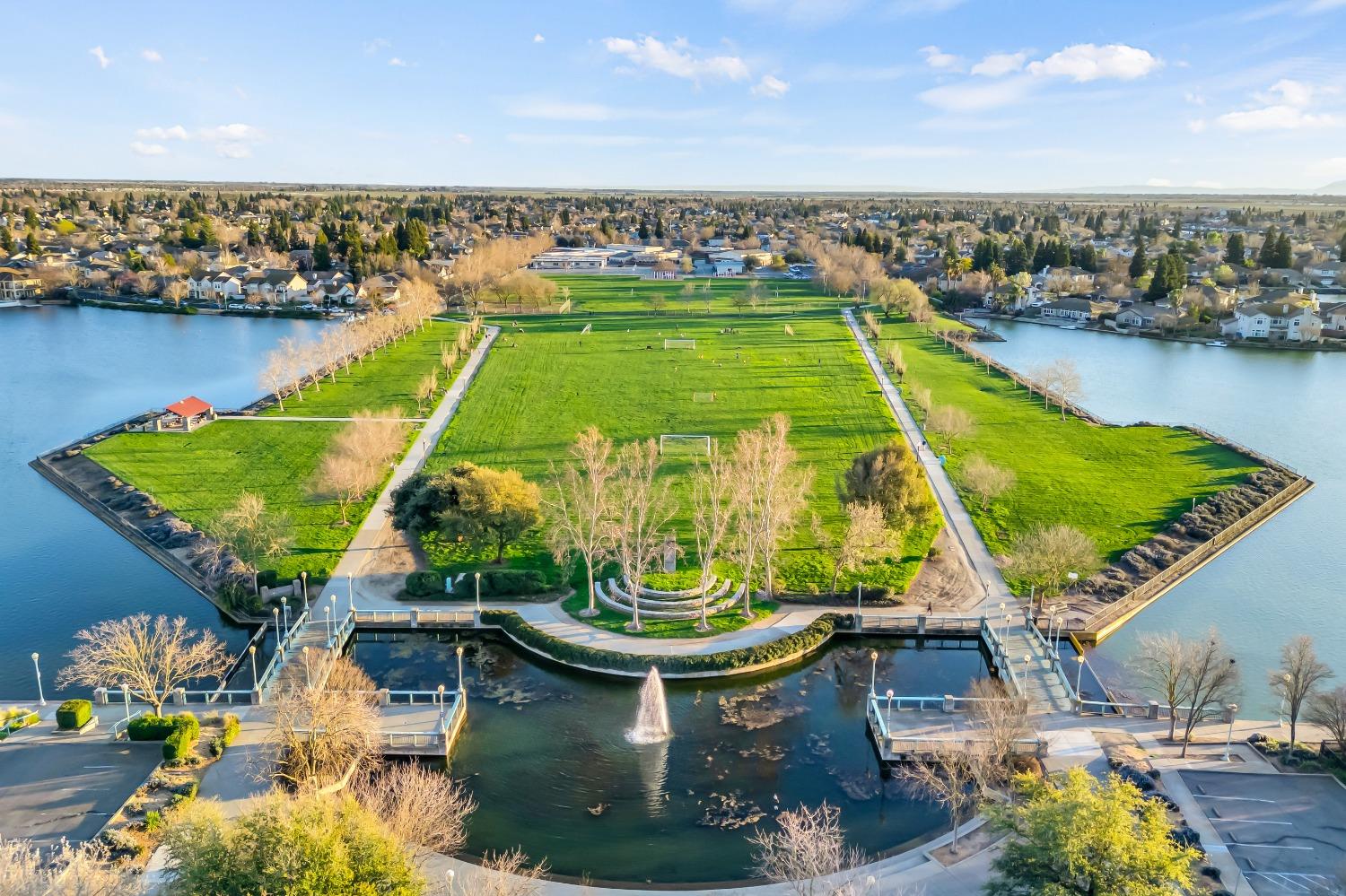 Lakepoint Drive, Elk Grove, California image 41