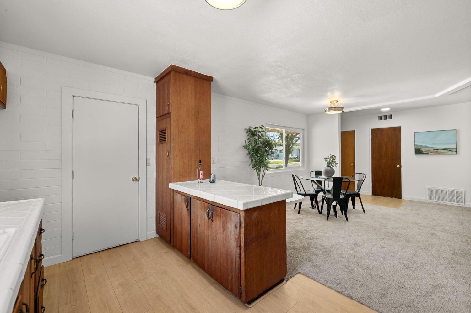 Pinot Way, Rancho Cordova, California image 15