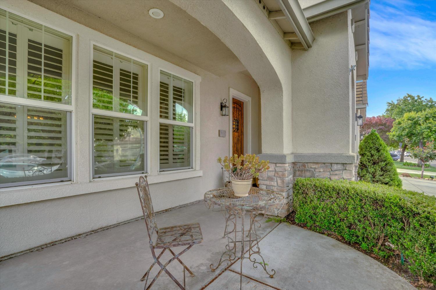 Detail Gallery Image 6 of 45 For 10924 Lakemore, Stockton,  CA 95219 - 5 Beds | 3 Baths