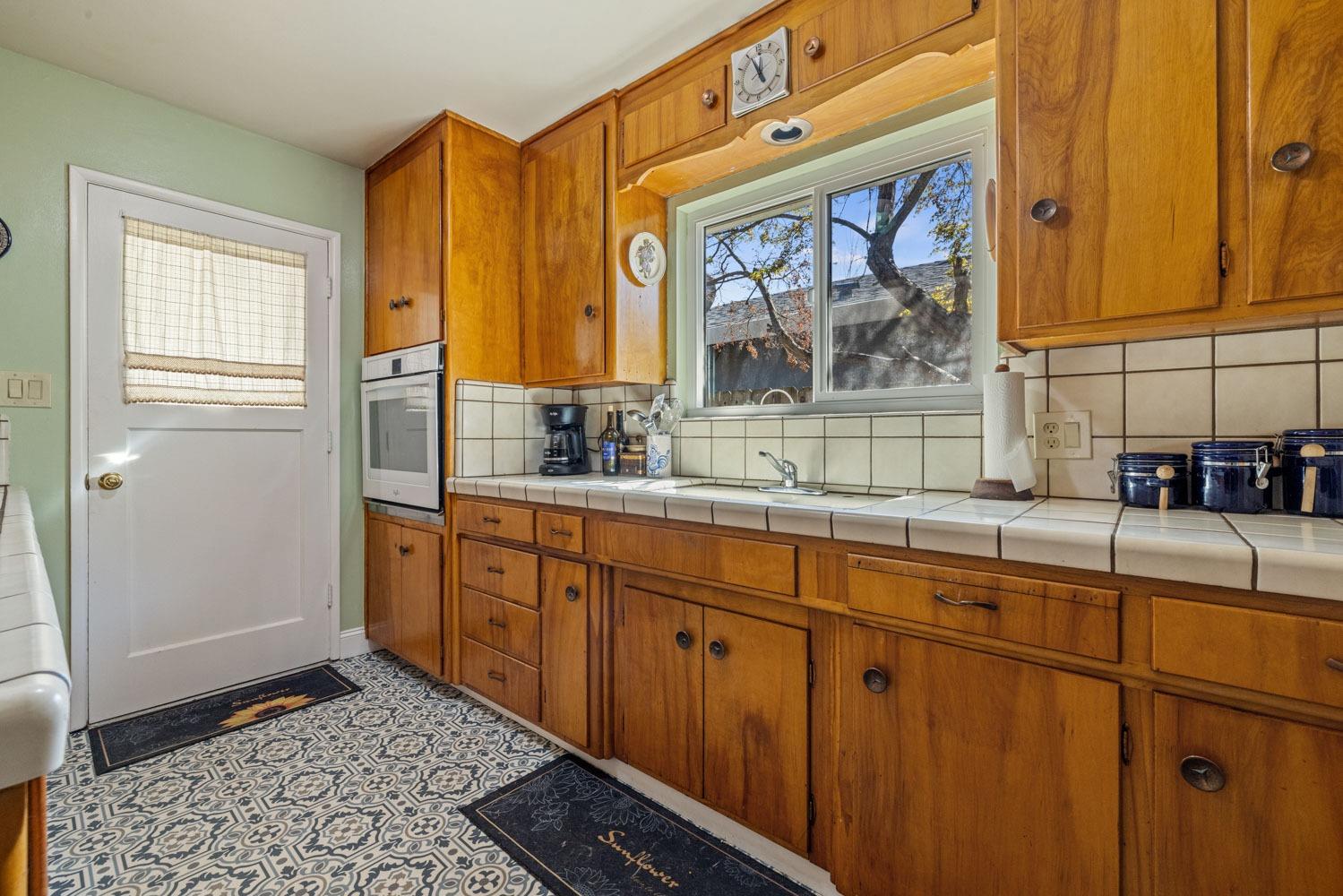 Detail Gallery Image 15 of 37 For 1610 Springwood Dr, Modesto,  CA 95350 - 3 Beds | 2 Baths