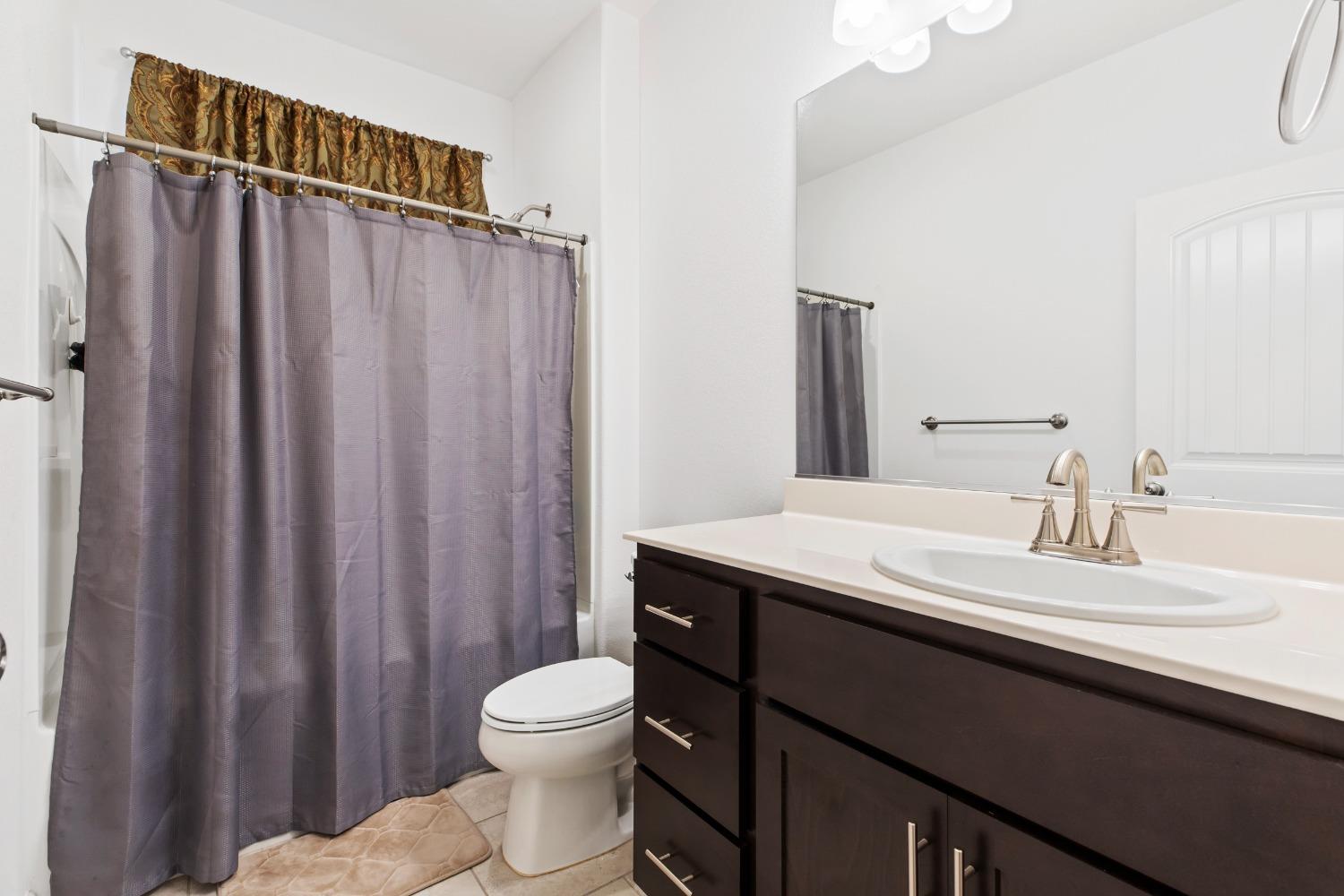 Detail Gallery Image 17 of 36 For 1614 Veteran St, Manteca,  CA 95337 - 4 Beds | 3 Baths