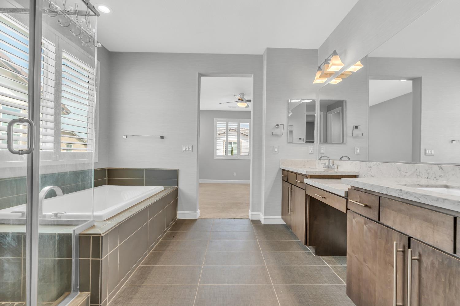 Detail Gallery Image 53 of 70 For 1725 Marina Dr, Lathrop,  CA 95330 - 5 Beds | 3/1 Baths
