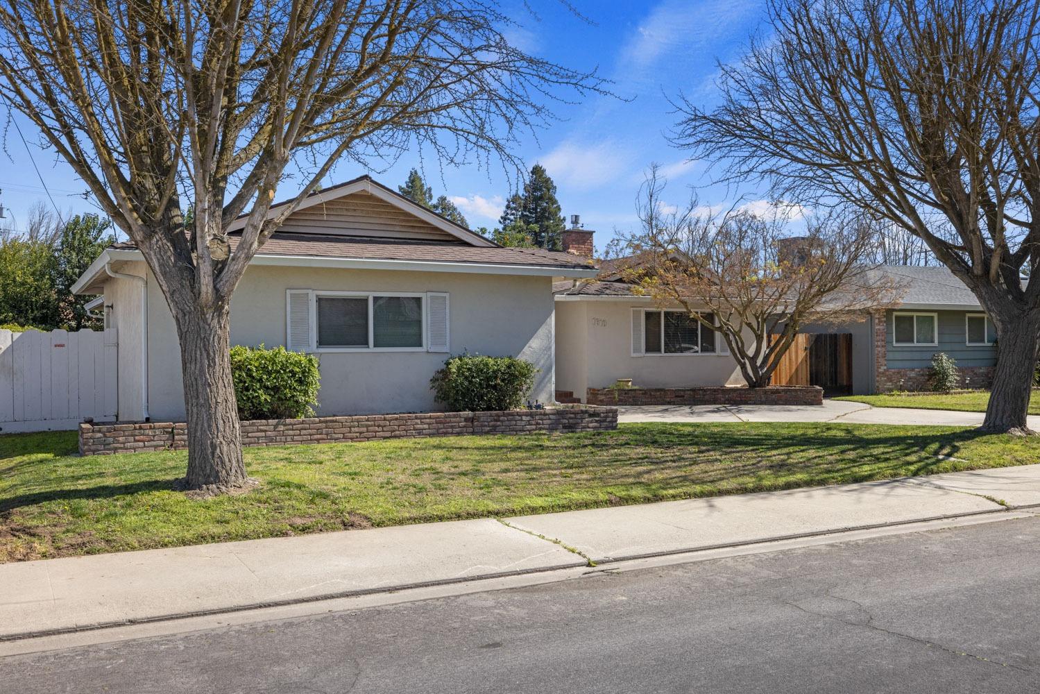 Detail Gallery Image 4 of 37 For 1610 Springwood Dr, Modesto,  CA 95350 - 3 Beds | 2 Baths