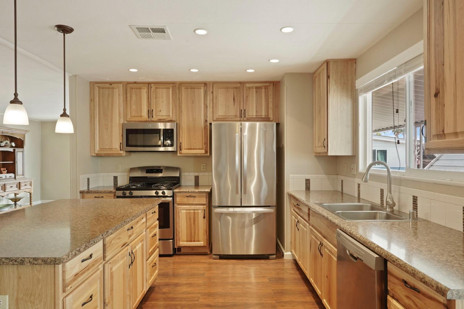 Detail Gallery Image 21 of 43 For 171 El Centro Dr, Lodi,  CA 95240 - 3 Beds | 2 Baths