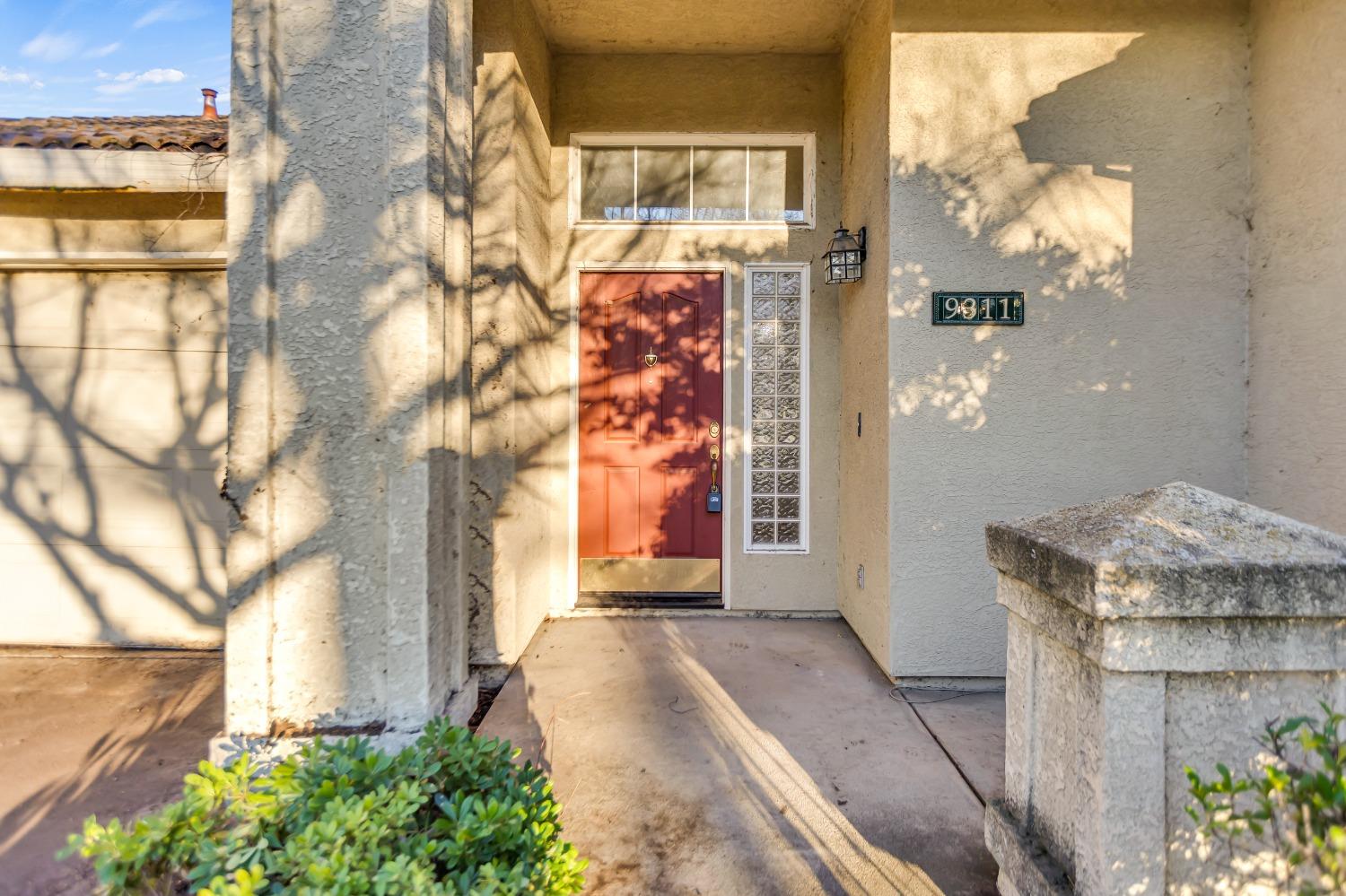 Lakepoint Drive, Elk Grove, California image 5