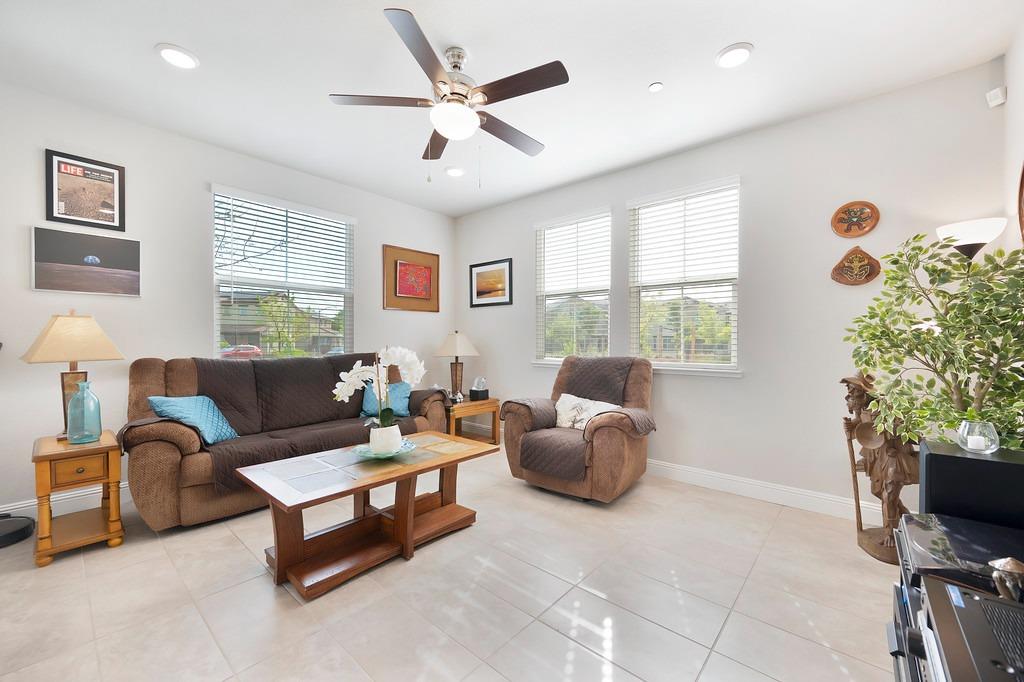 Portico Circle, Rancho Cordova, California image 6