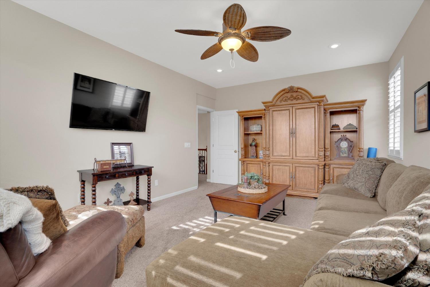 Detail Gallery Image 27 of 45 For 10924 Lakemore, Stockton,  CA 95219 - 5 Beds | 3 Baths