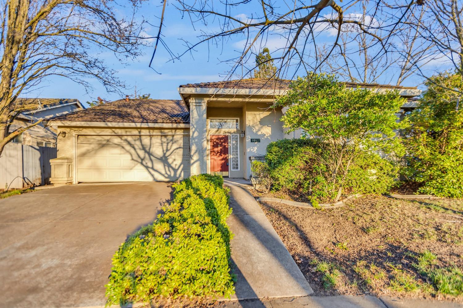 Lakepoint Drive, Elk Grove, California image 3