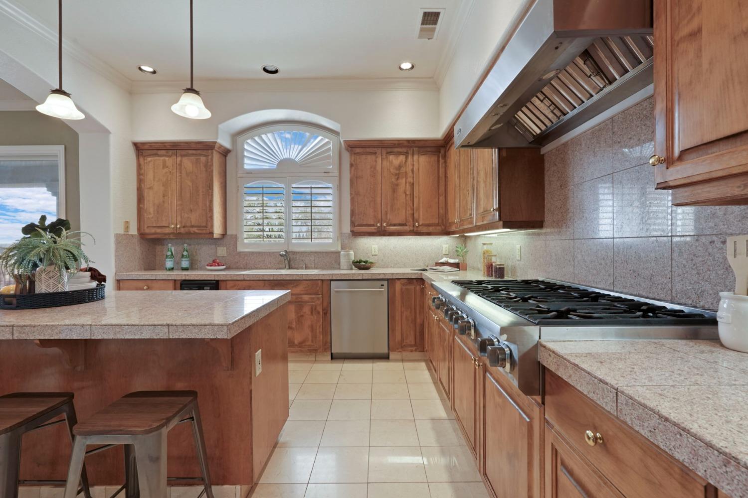 Detail Gallery Image 24 of 95 For 5474 Saint Andrews Dr, Stockton,  CA 95219 - 4 Beds | 3/1 Baths