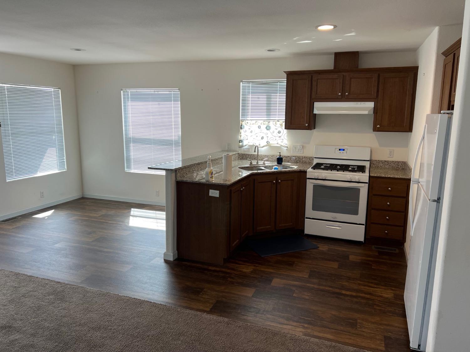 Detail Gallery Image 5 of 13 For 3431 Cherryland Ave 55, Stockton,  CA 95215 - 2 Beds | 2 Baths