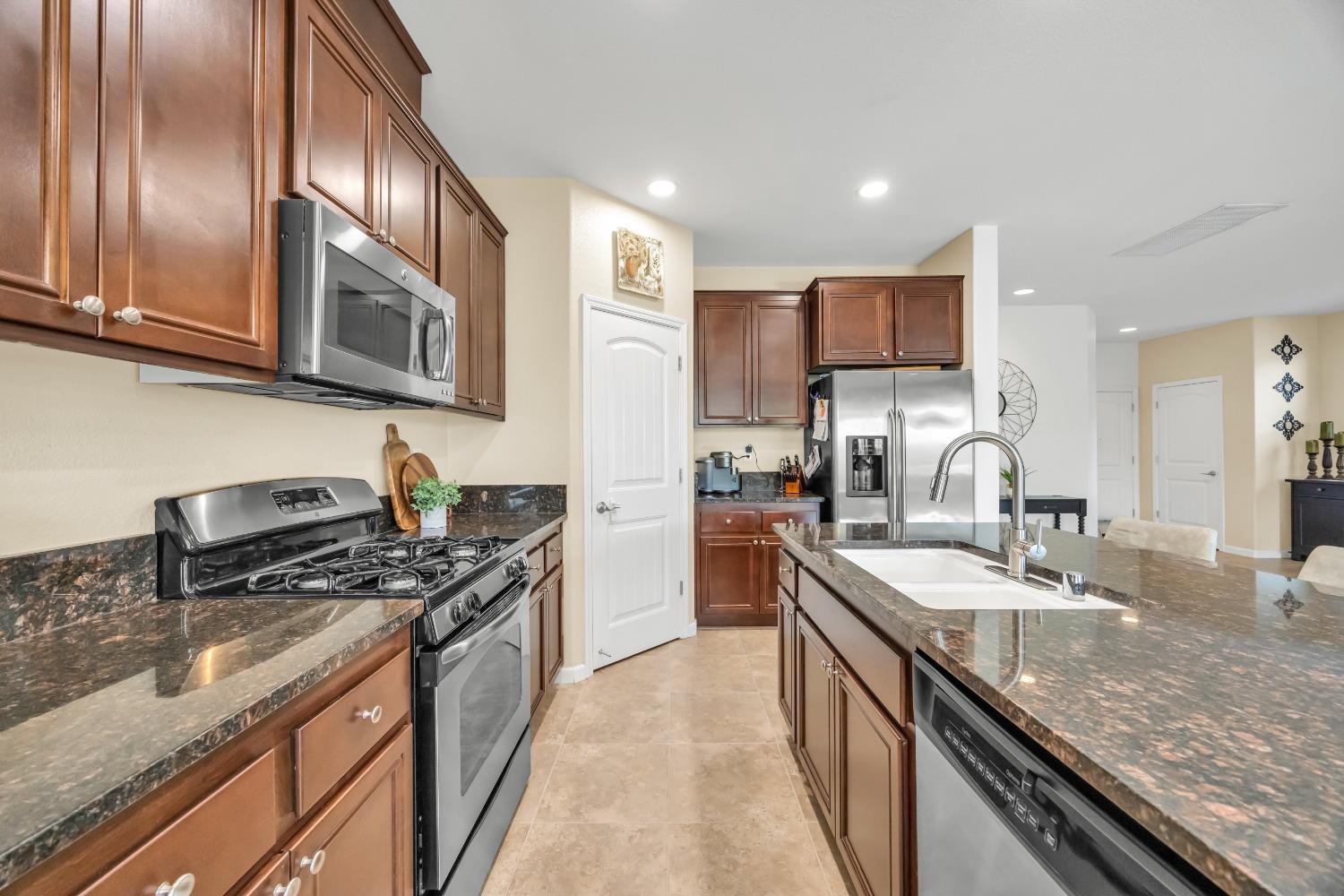 Cuyamaca Circle, Rancho Cordova, California image 12