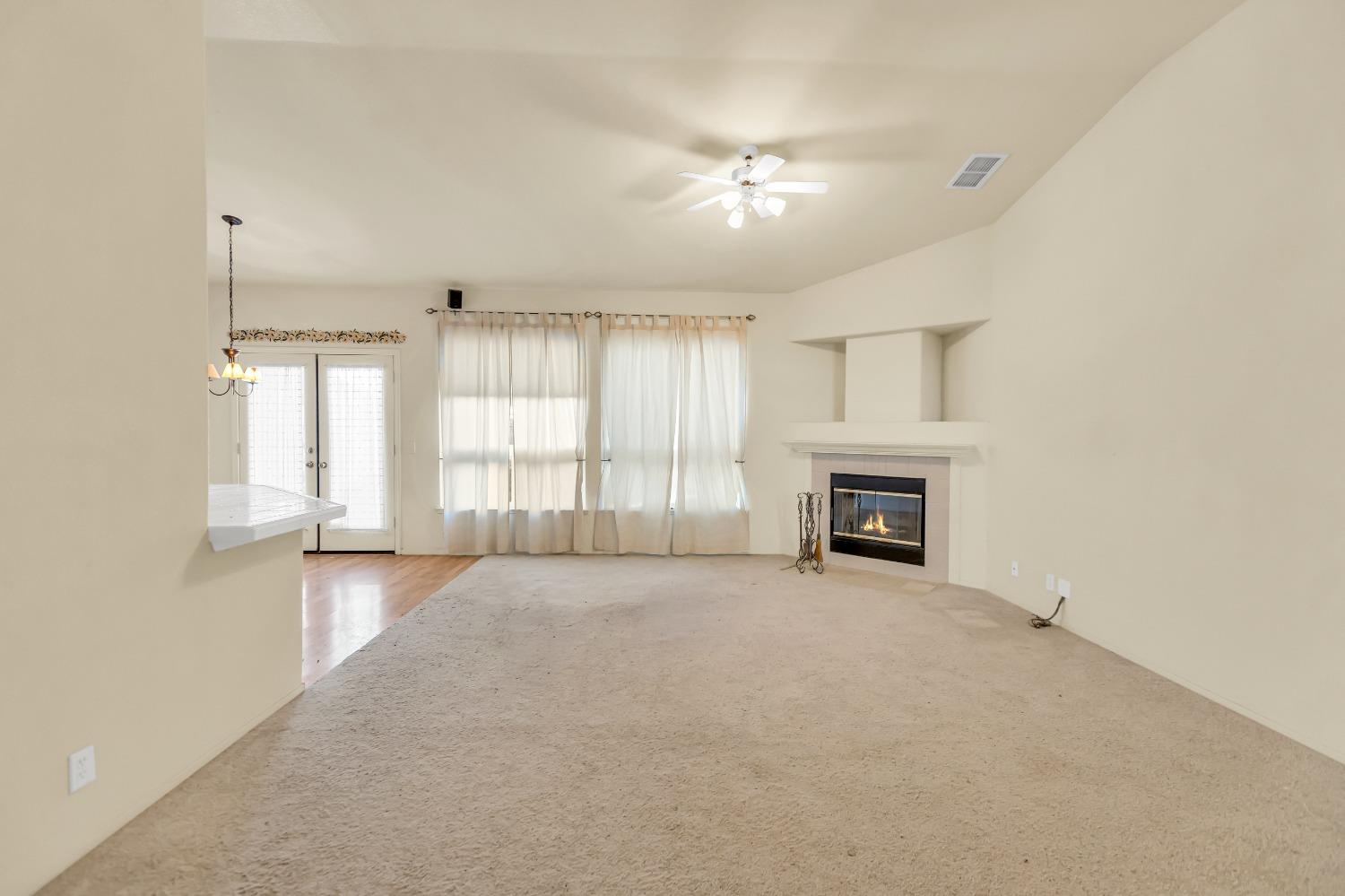 Lakepoint Drive, Elk Grove, California image 10