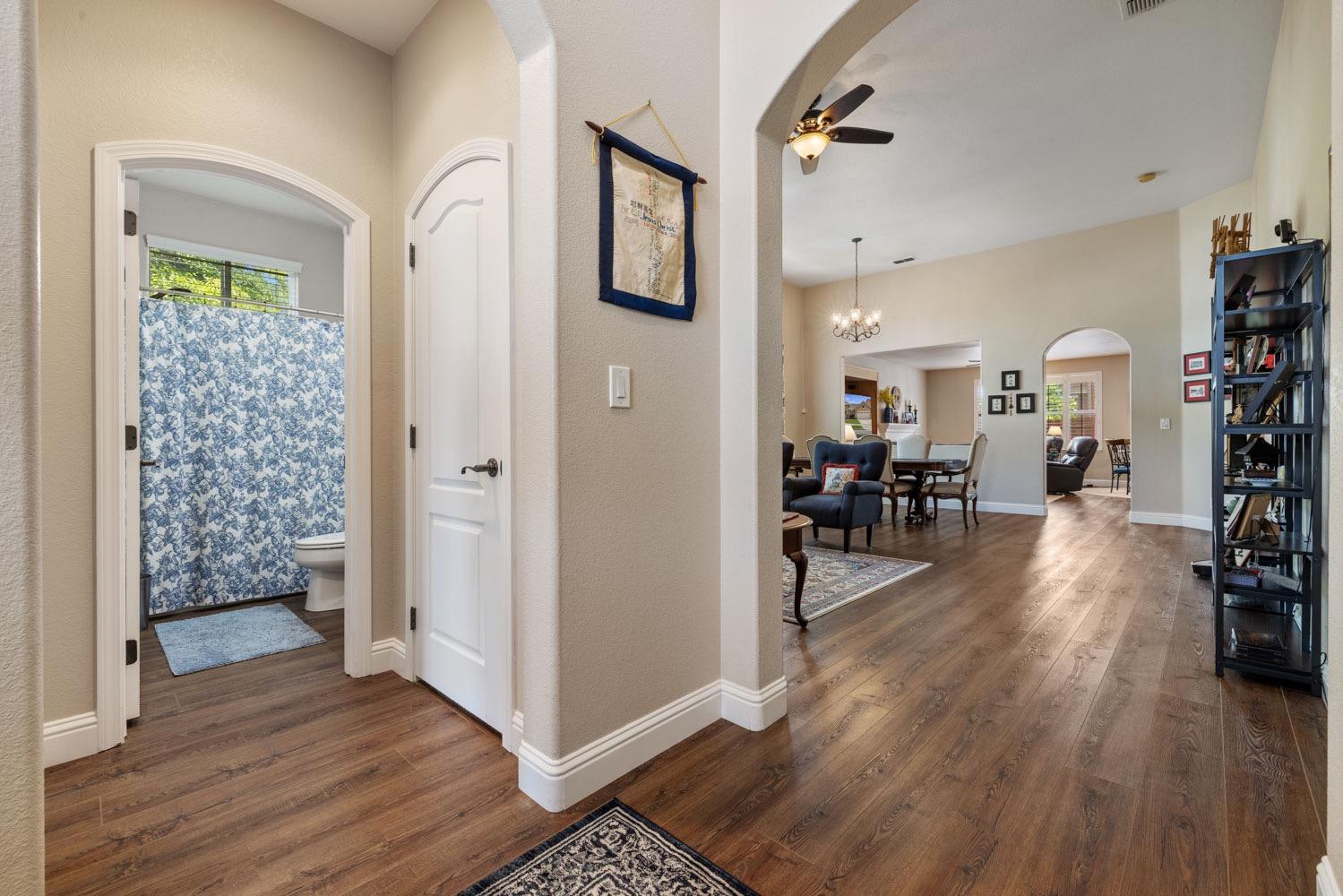 Detail Gallery Image 11 of 49 For 4020 Persimmon, Turlock,  CA 95382 - 4 Beds | 3 Baths
