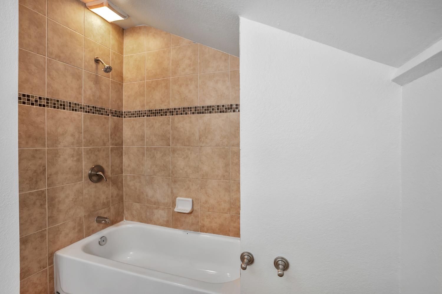 29th, Sacramento, California image 43