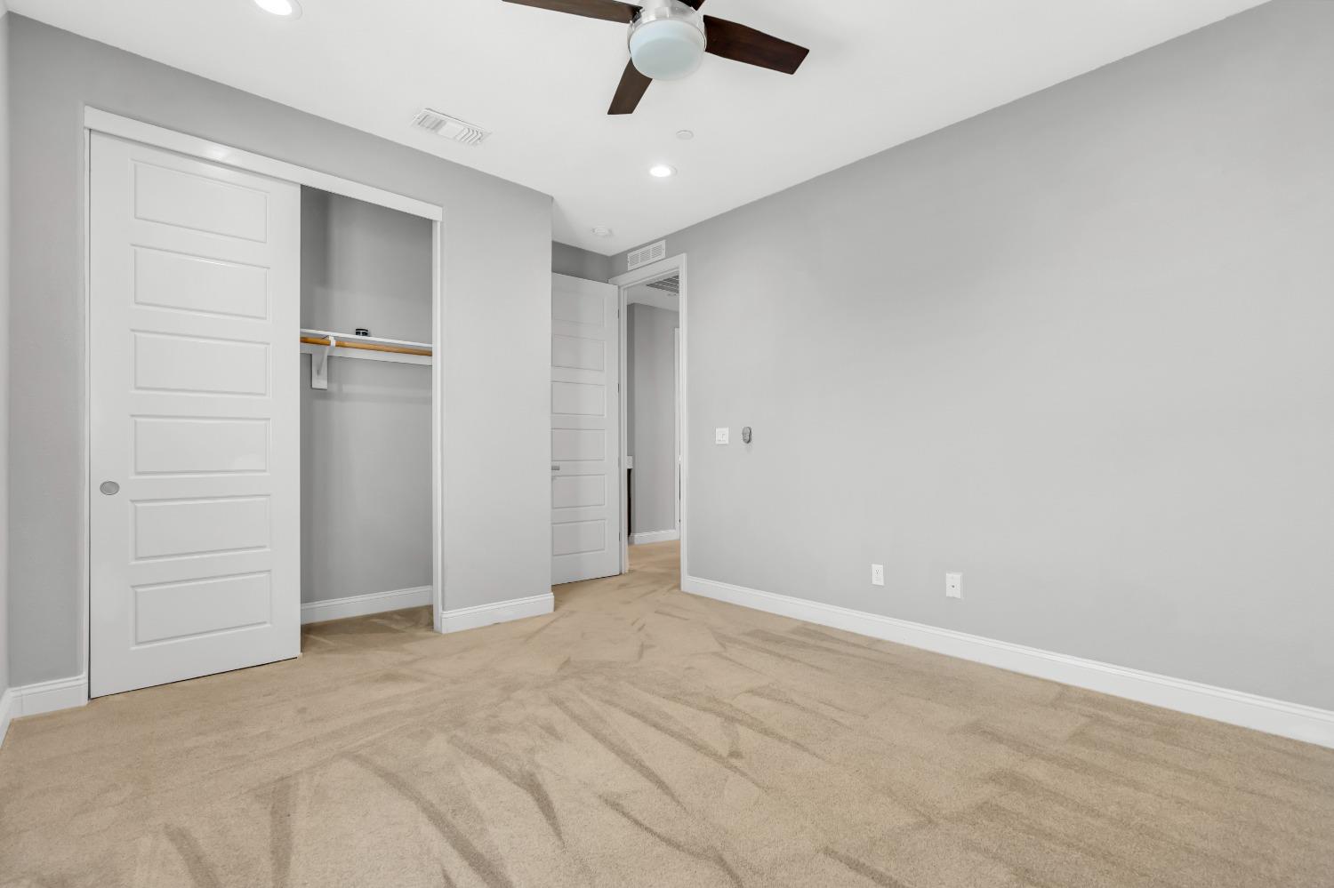 Detail Gallery Image 37 of 70 For 1725 Marina Dr, Lathrop,  CA 95330 - 5 Beds | 3/1 Baths