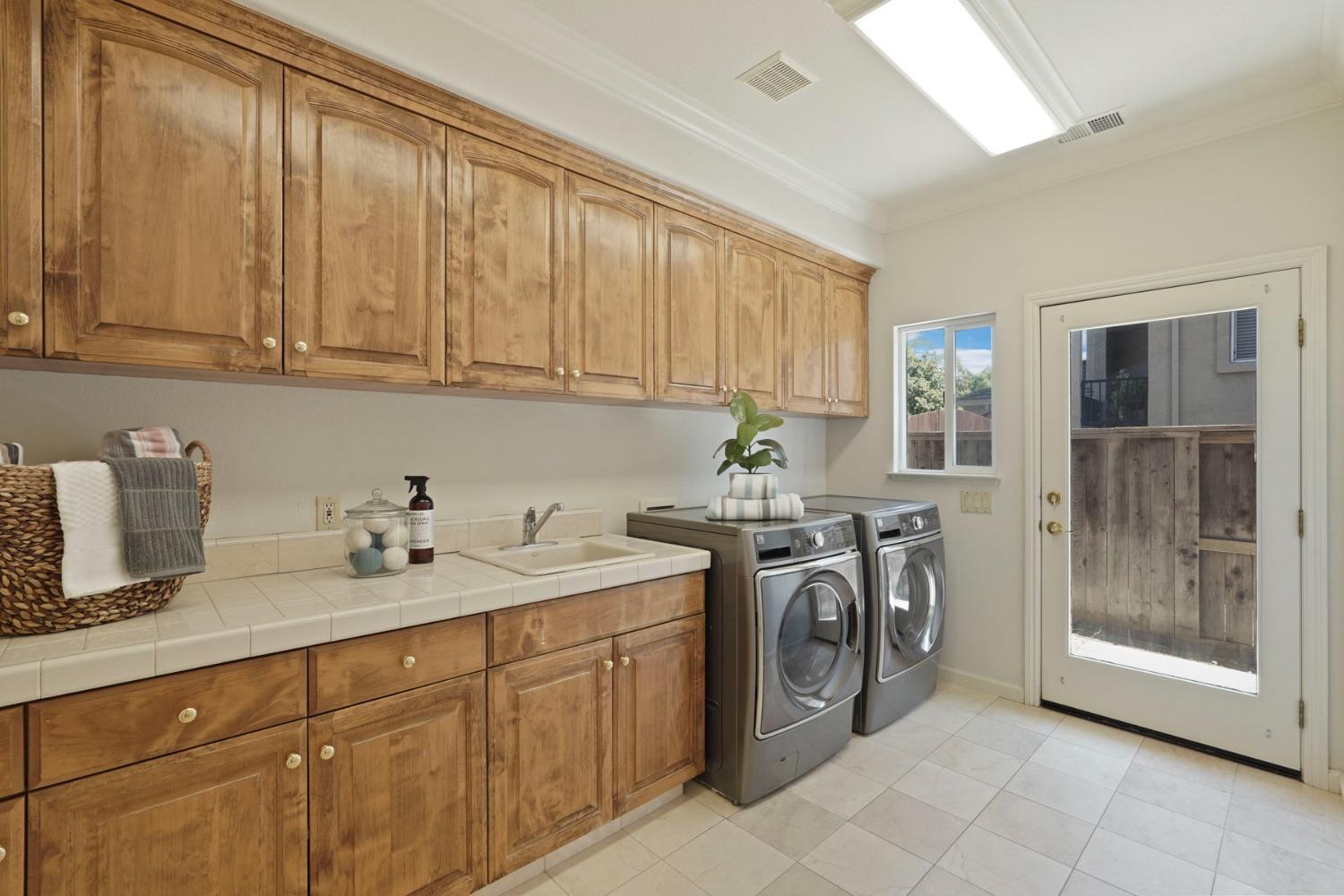 Detail Gallery Image 44 of 95 For 5474 Saint Andrews Dr, Stockton,  CA 95219 - 4 Beds | 3/1 Baths