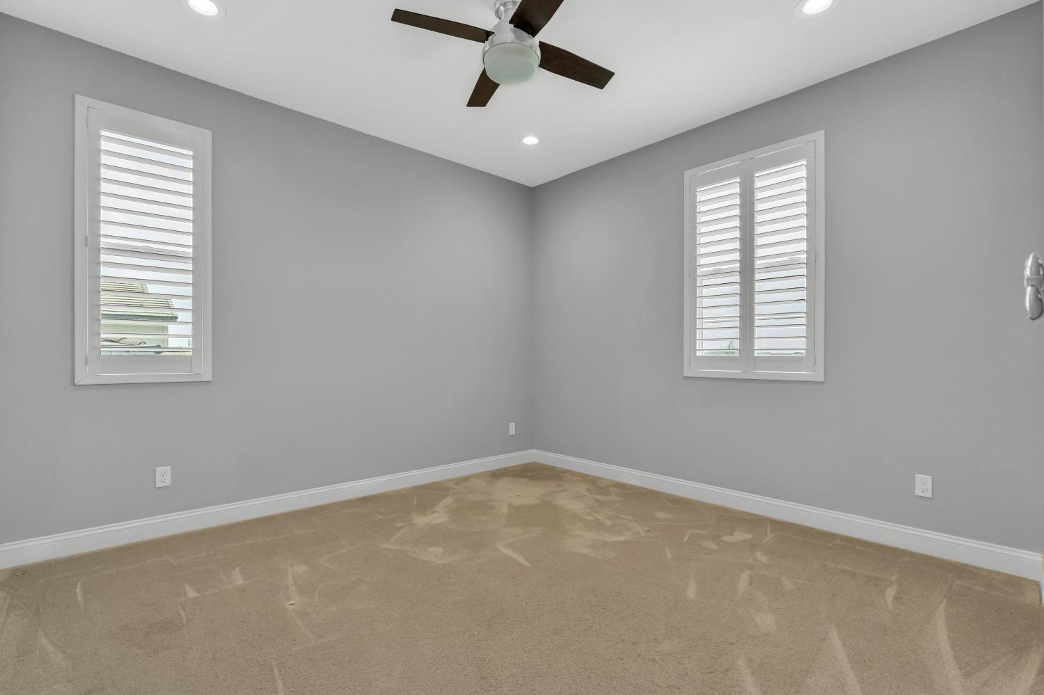 Detail Gallery Image 33 of 70 For 1725 Marina Dr, Lathrop,  CA 95330 - 5 Beds | 3/1 Baths