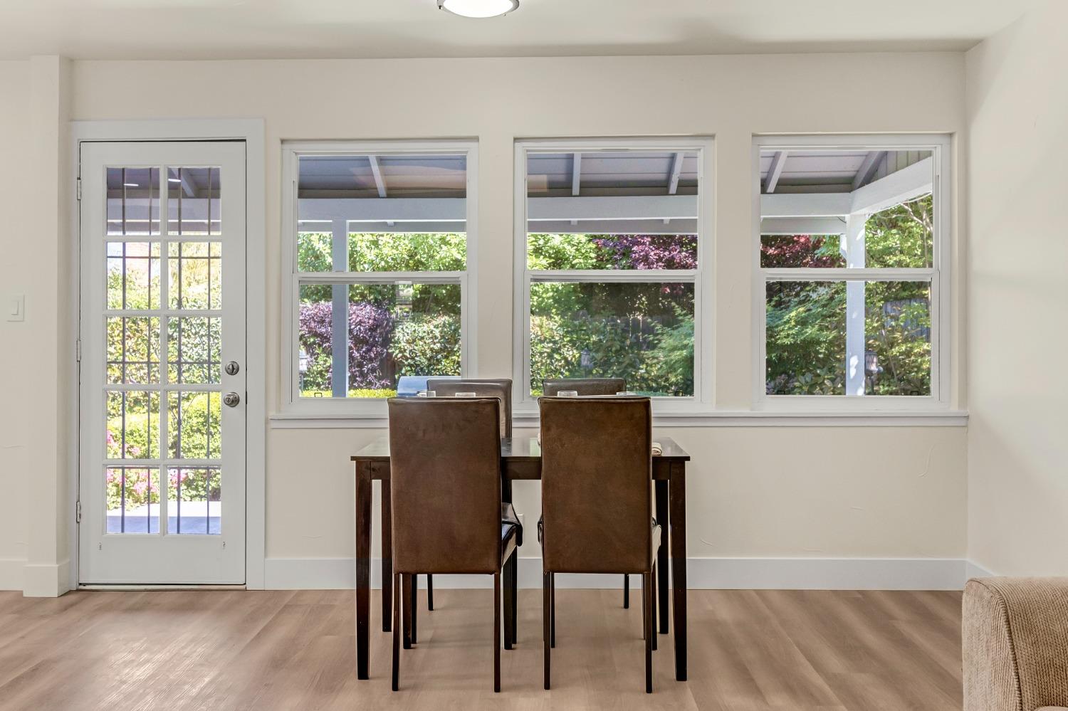 Detail Gallery Image 13 of 35 For 5211 Whittier Dr, Sacramento,  CA 95820 - 3 Beds | 2 Baths