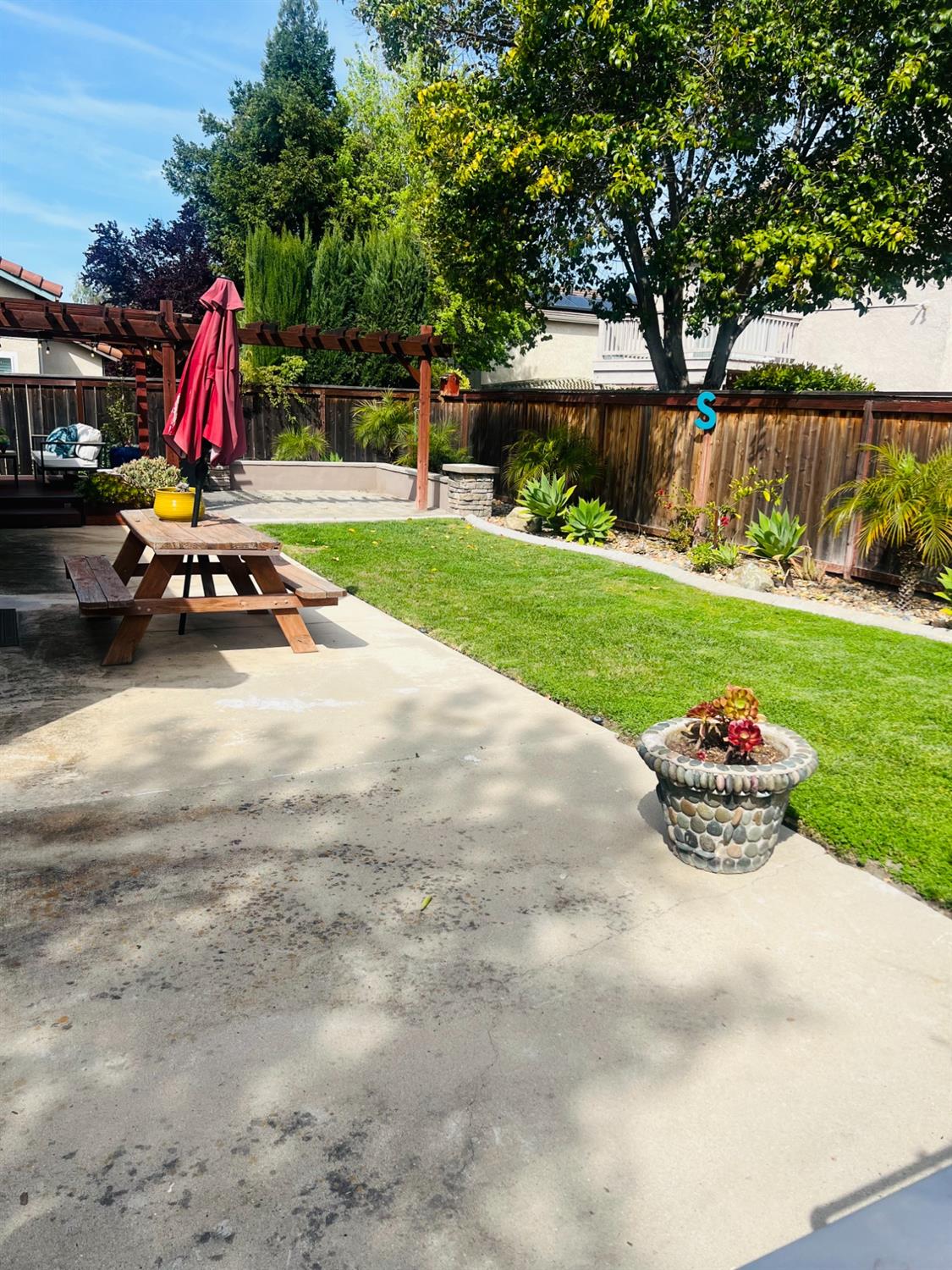 Detail Gallery Image 7 of 16 For 10022 River Oaks Dr, Stockton,  CA 95209 - 3 Beds | 2 Baths